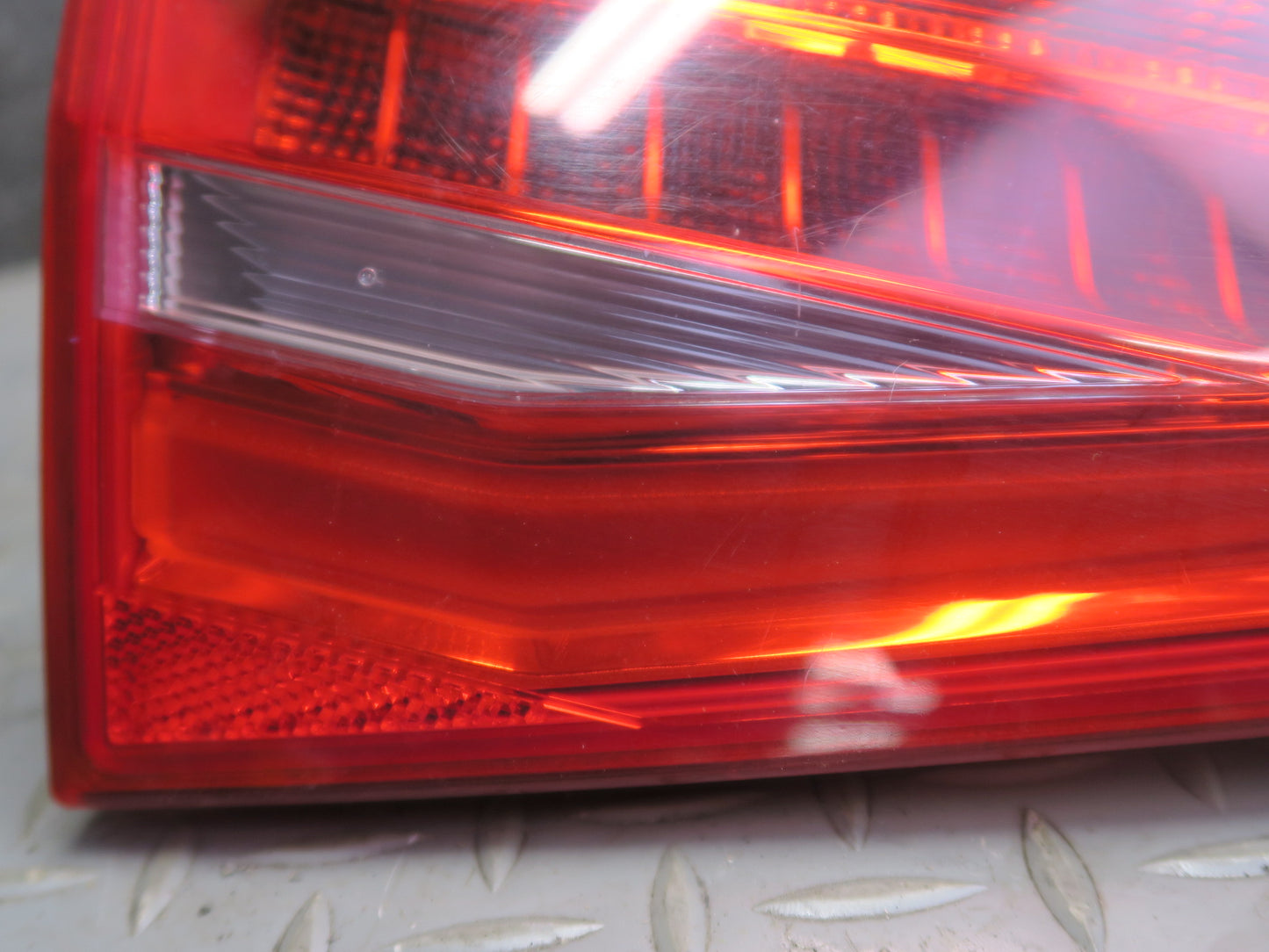 13-16 Audi A4 S4 B8 Rear Left Driver Side Inner Tail Light Lamp 8K5945093AD OEM