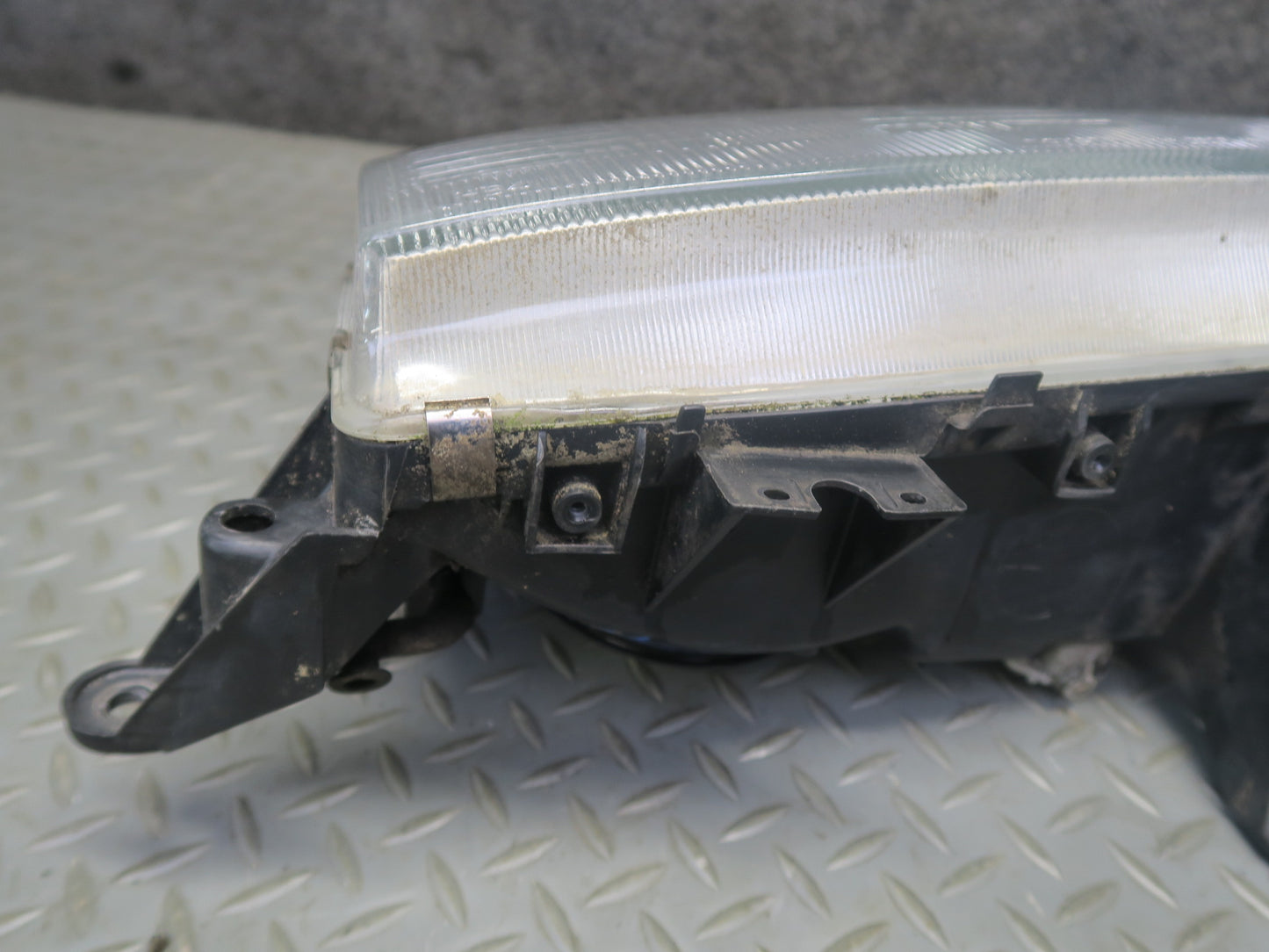 1991-1993 Toyota Land Cruiser FJ80 Front Right Headlight Lamp