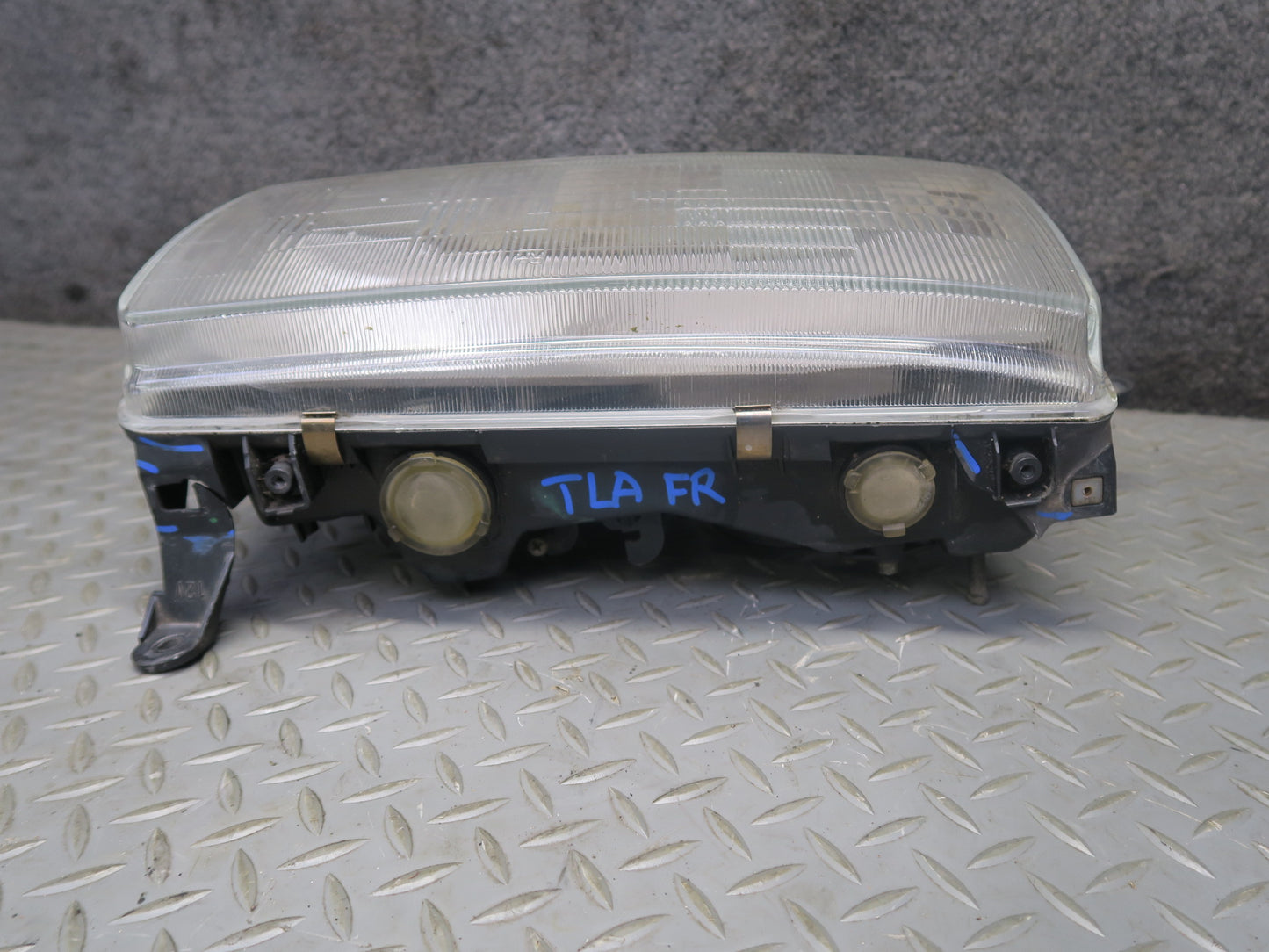 1991-1993 Toyota Land Cruiser FJ80 Front Right Headlight Lamp