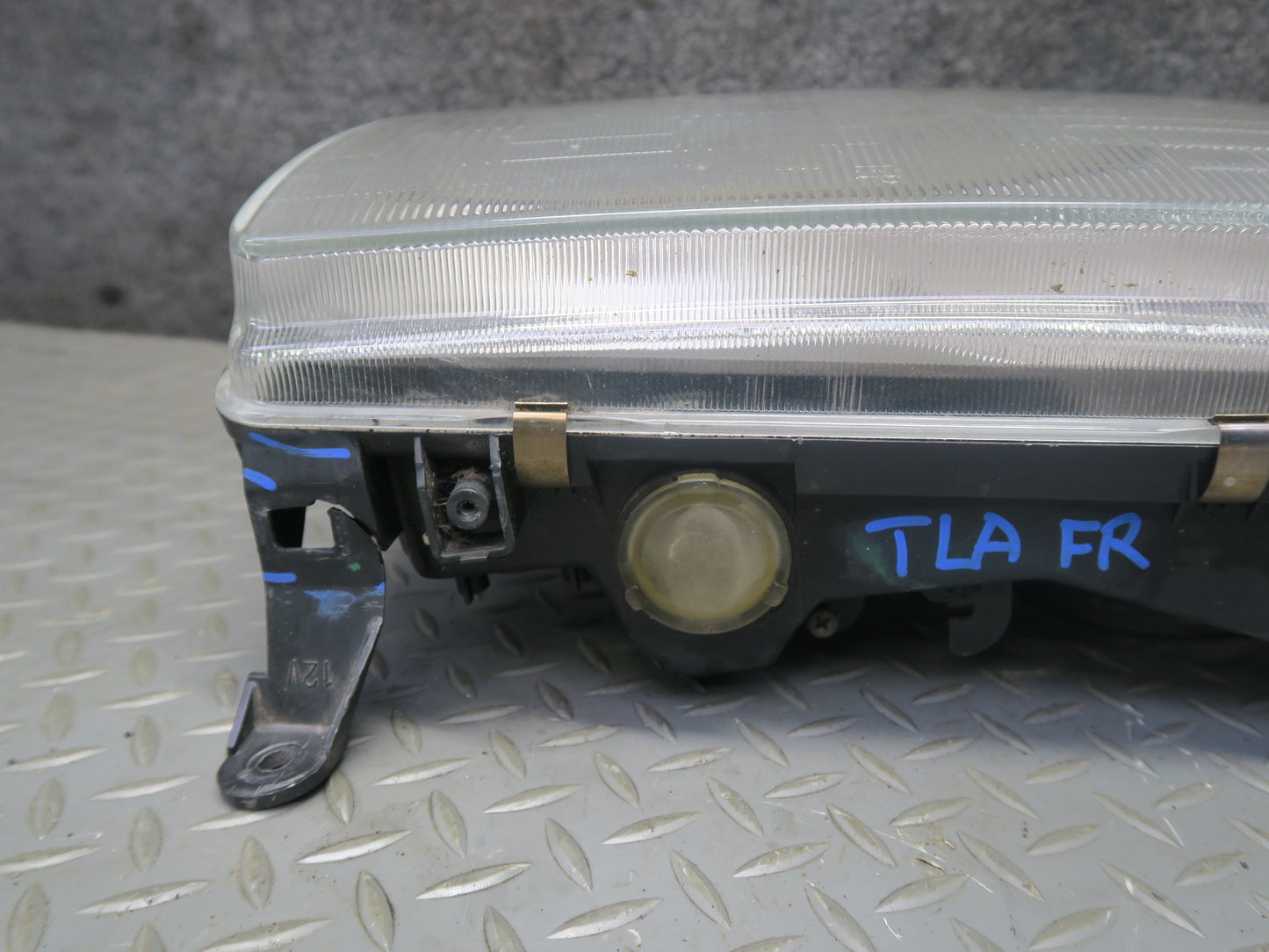 1991-1993 Toyota Land Cruiser FJ80 Front Right Headlight Lamp