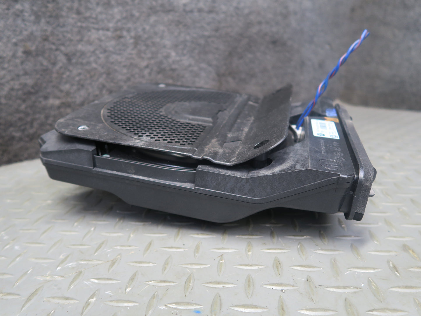 14-16 BMW F30 F32 F34 335i Left & Right Under Seat Hi-fi Subwoofer Speaker Set