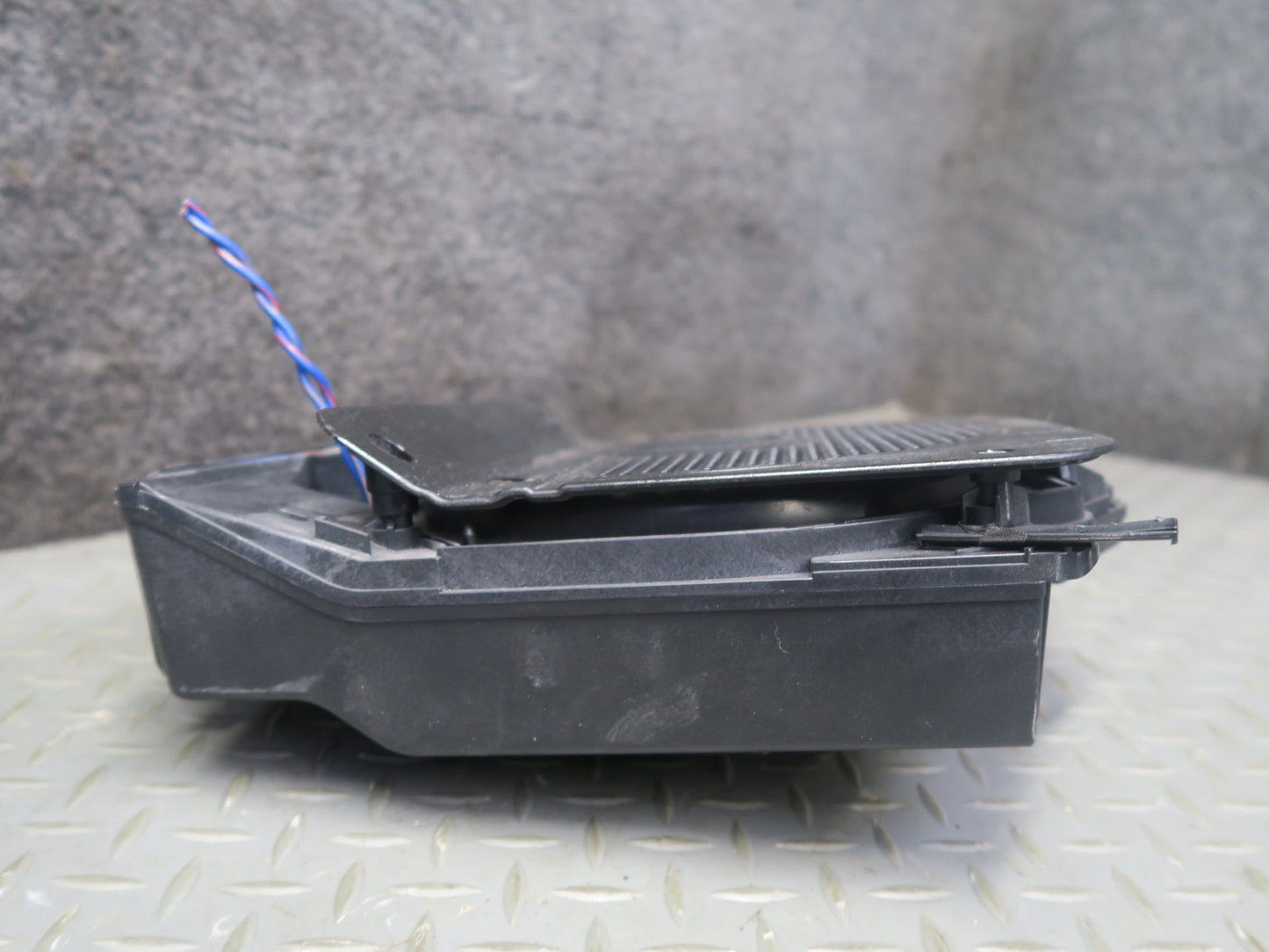 14-16 BMW F30 F32 F34 335i Left & Right Under Seat Hi-fi Subwoofer Speaker Set