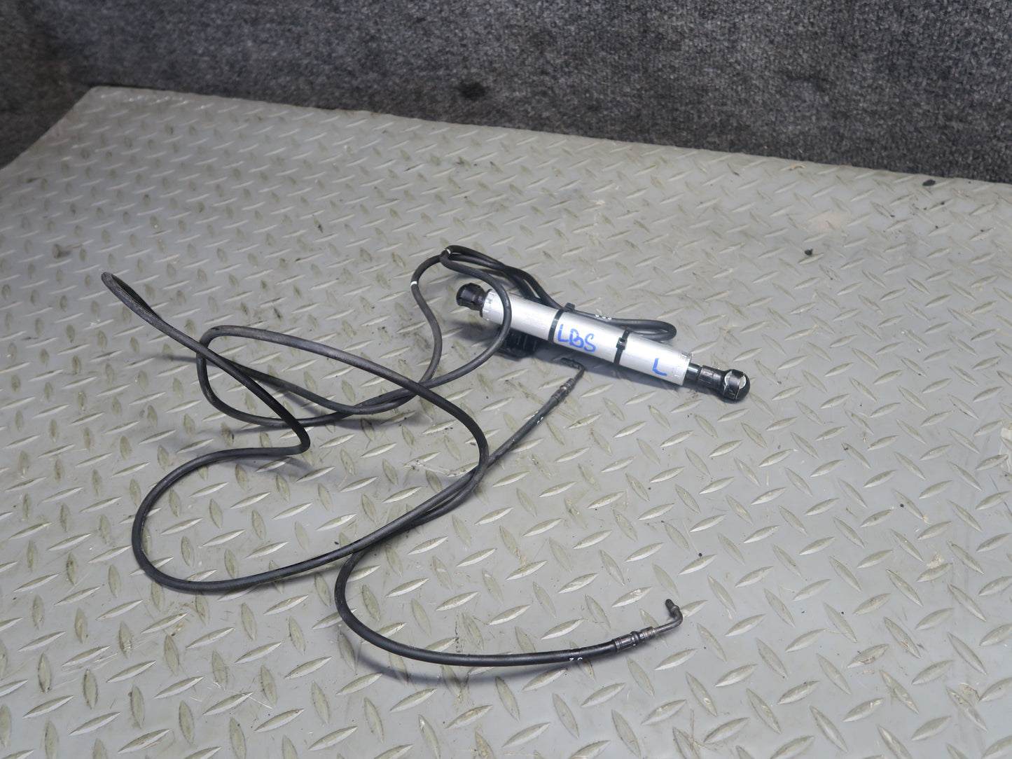2012-2018 BMW F12 M6 Convertible TOP Roof Hydraulic Shock Cylinder Hose Line Set
