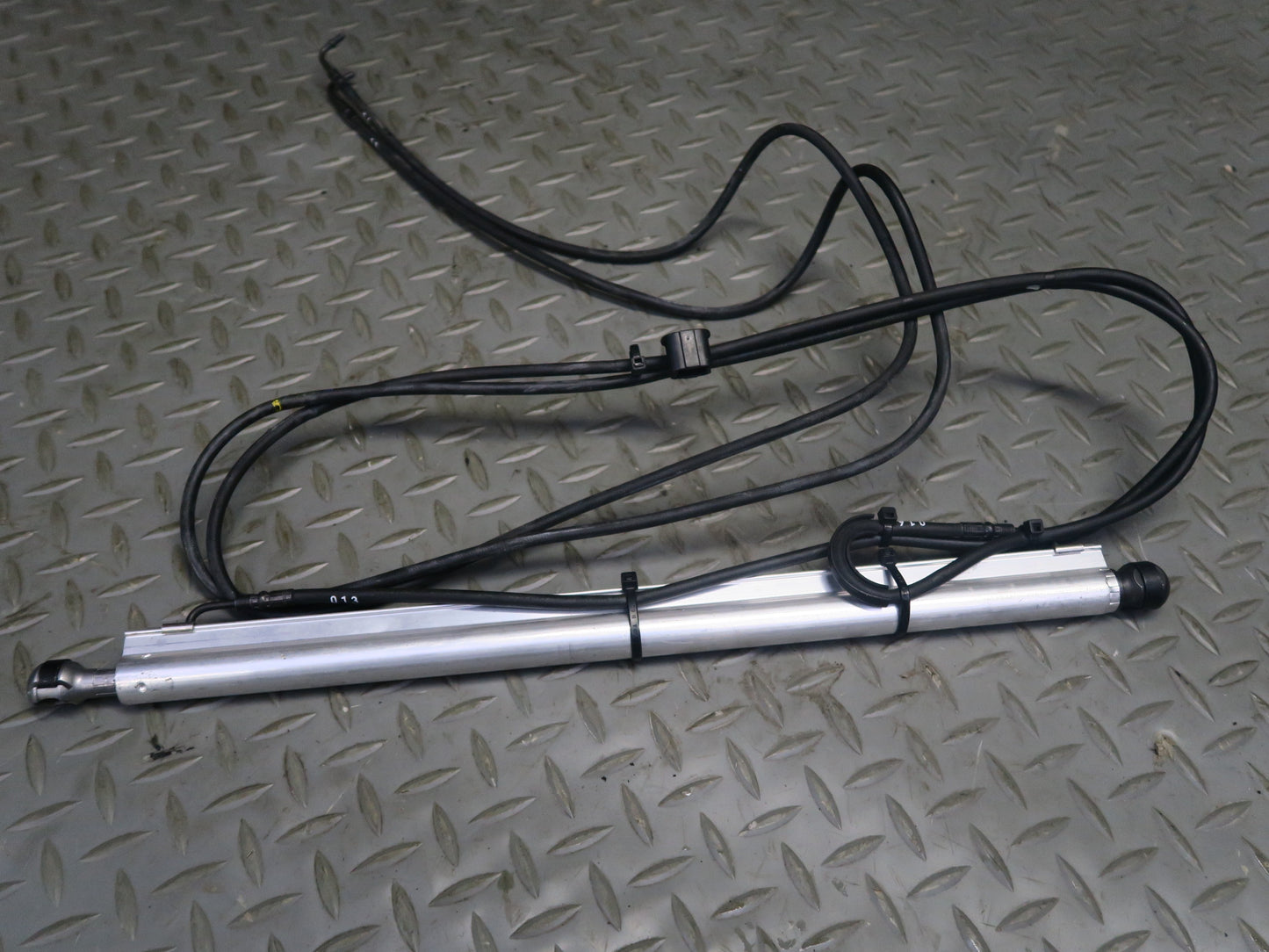 2012-2018 BMW F12 M6 Convertible TOP Roof Hydraulic Shock Cylinder Hose Line Set