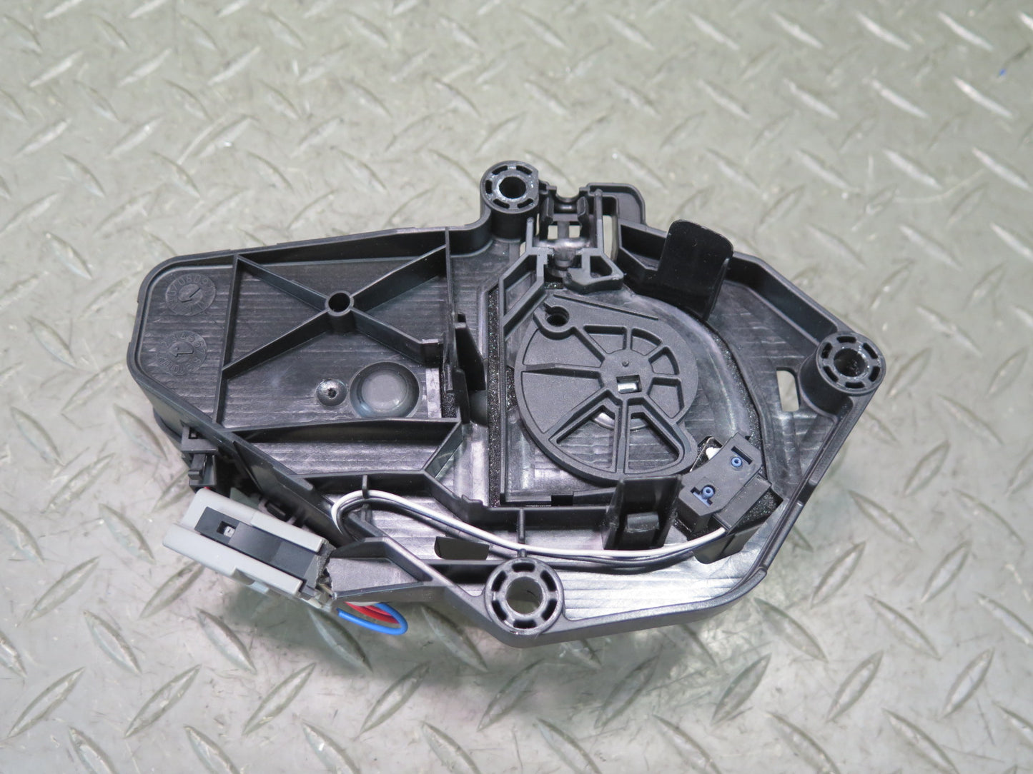2012-2019 Range Rover Evoque L538 Rear Trunk Lid Lock Latch Actuator Motor