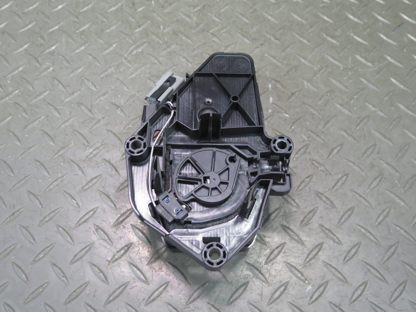 2012-2019 Range Rover Evoque L538 Rear Trunk Lid Lock Latch Actuator Motor