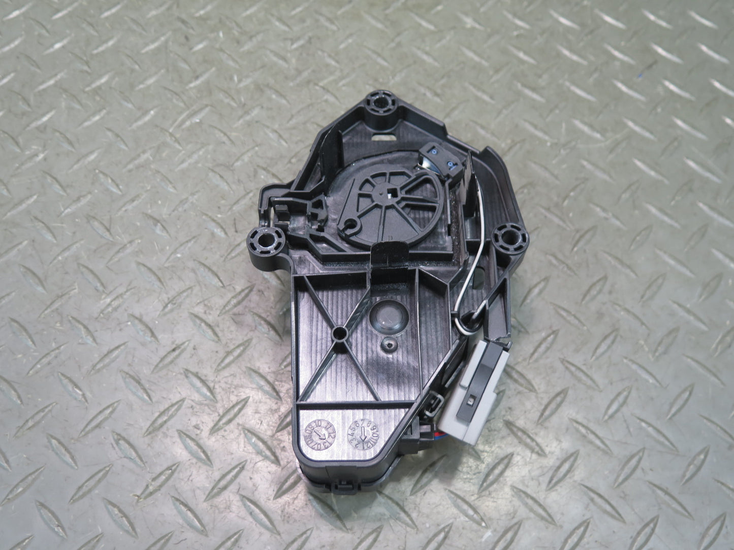 2012-2019 Range Rover Evoque L538 Rear Trunk Lid Lock Latch Actuator Motor