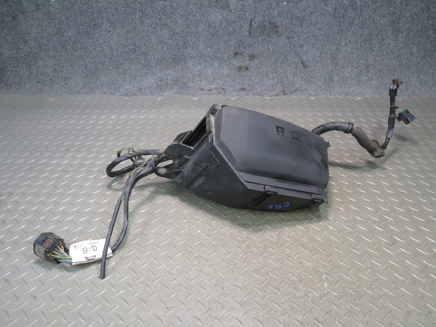 2012-2015 Range Rover Evoque L538 Engine Bay Fuse Relay Box Module