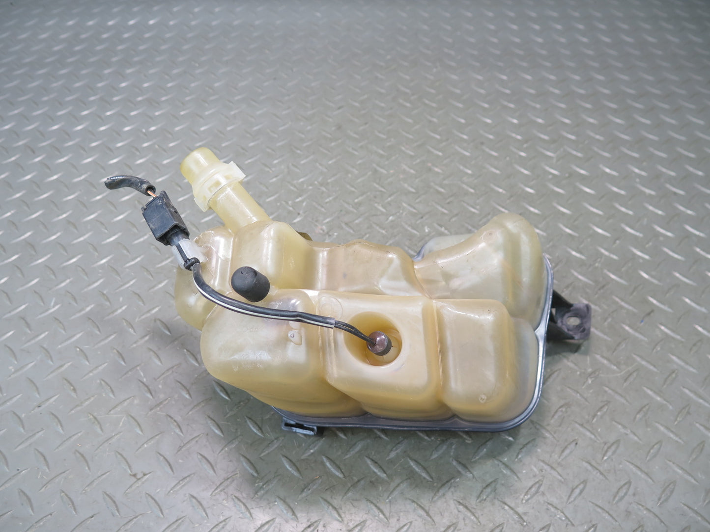 2012-2019 Range Rover Evoque L538 Engine Expansion Overflow Reservoir Tank