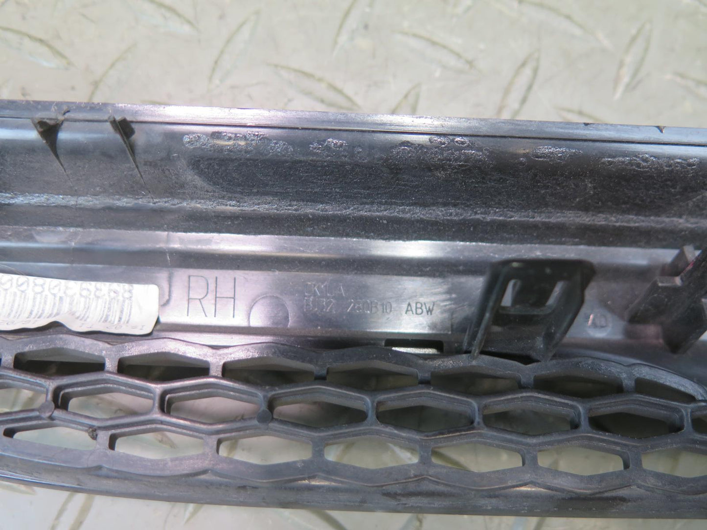 2012-2019 Range Rover Evoque L538 Front Right Fender Air Vent Grille Molding