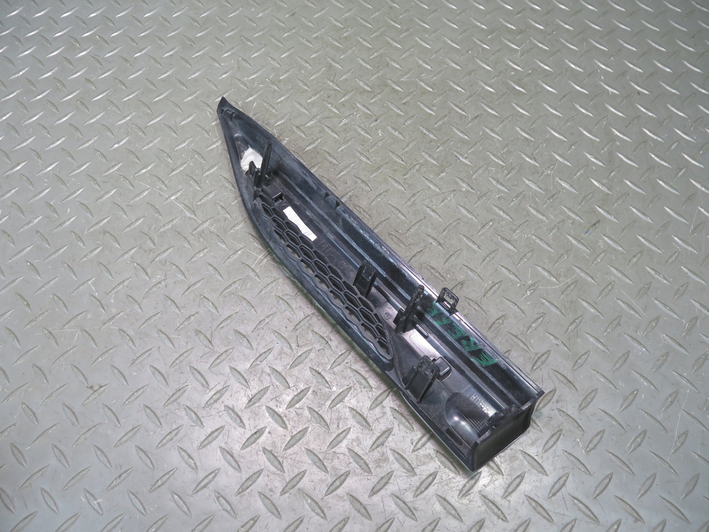 2012-2019 Range Rover Evoque L538 Front Right Fender Air Vent Grille Molding