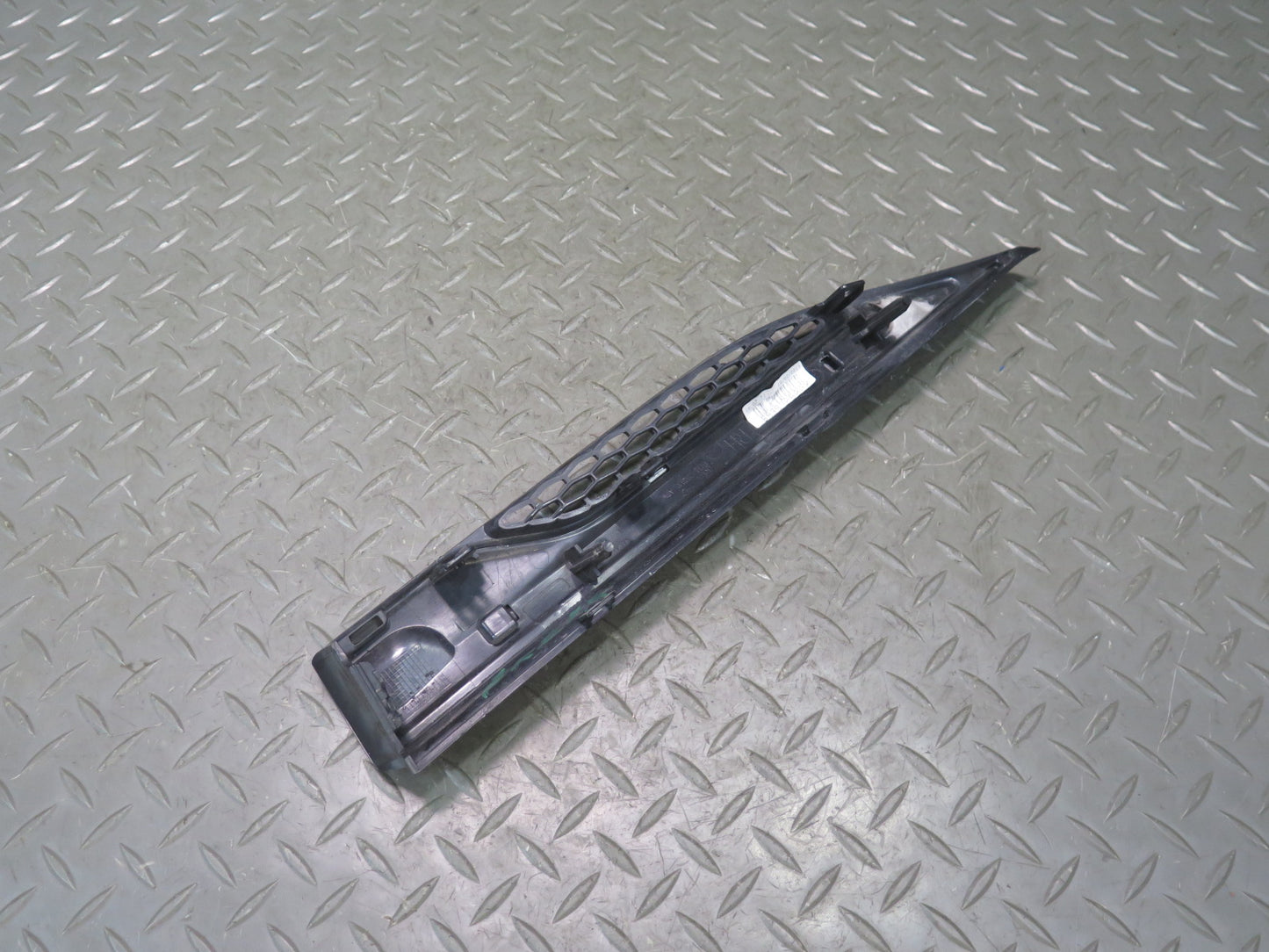 2012-2019 Range Rover Evoque L538 Front Right Fender Air Vent Grille Molding