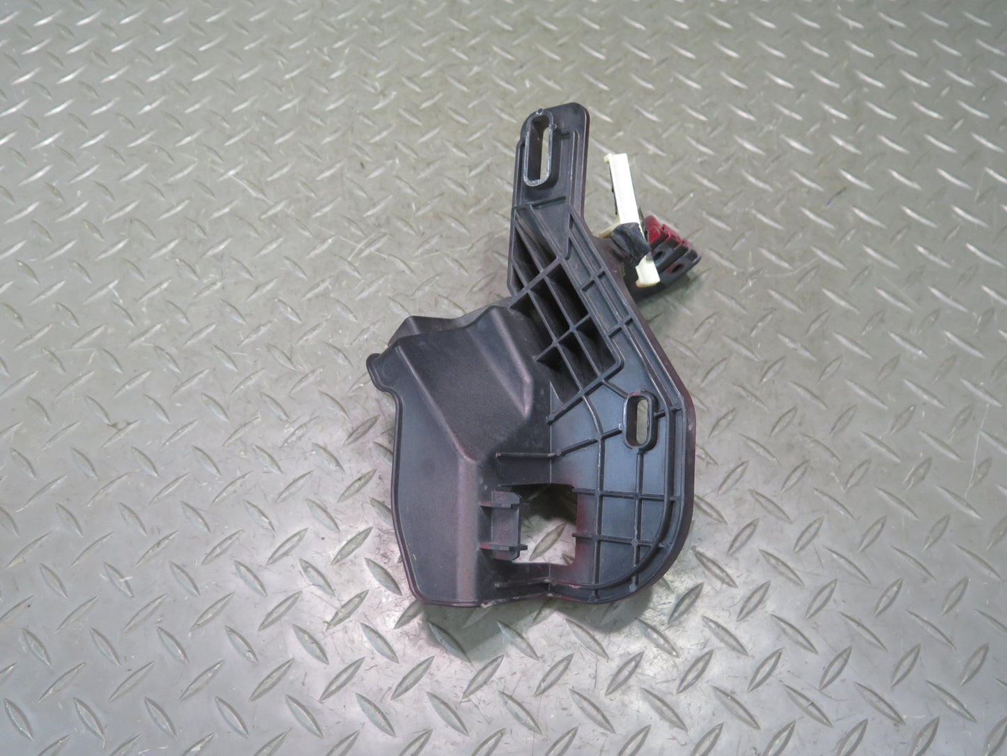 2012-2019 Range Rover Evoque L538 Front Right Fender Support Mount Bracket