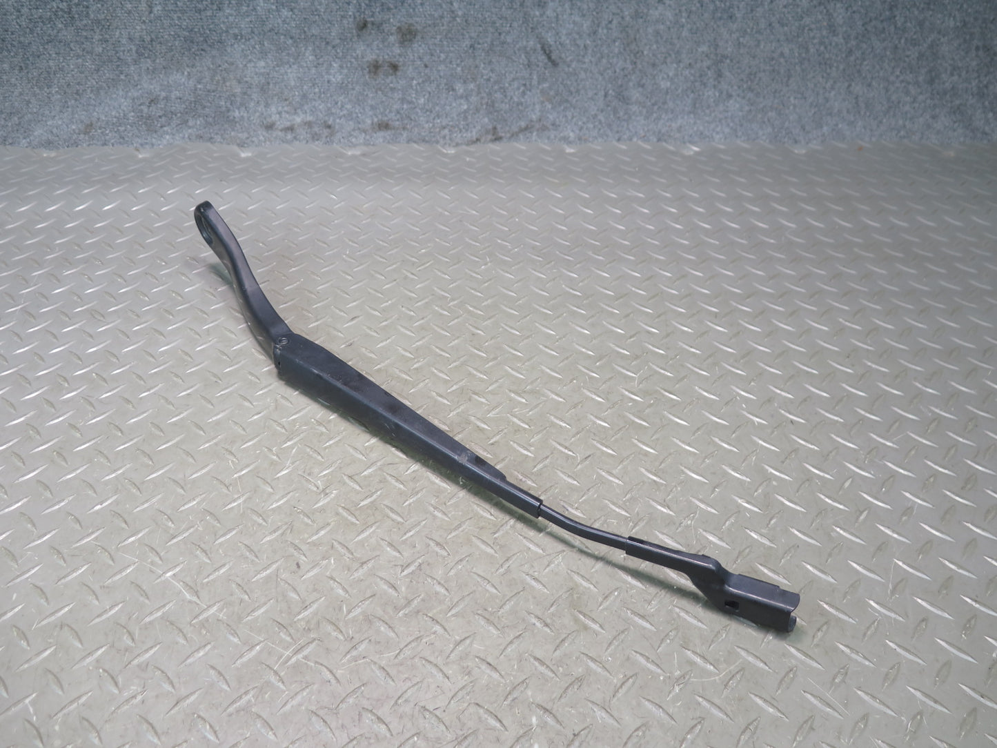 2012-2019 Range Rover Evoque L538 Front Left & Right Wiper Arm Set of 2
