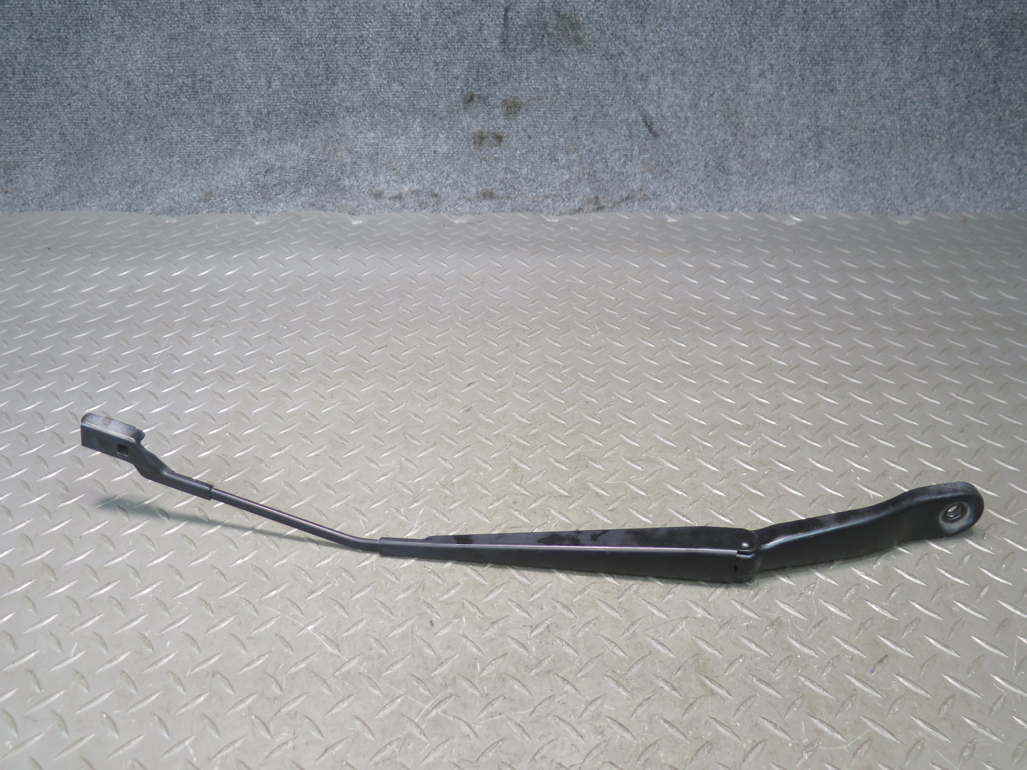 2012-2019 Range Rover Evoque L538 Front Left & Right Wiper Arm Set of 2