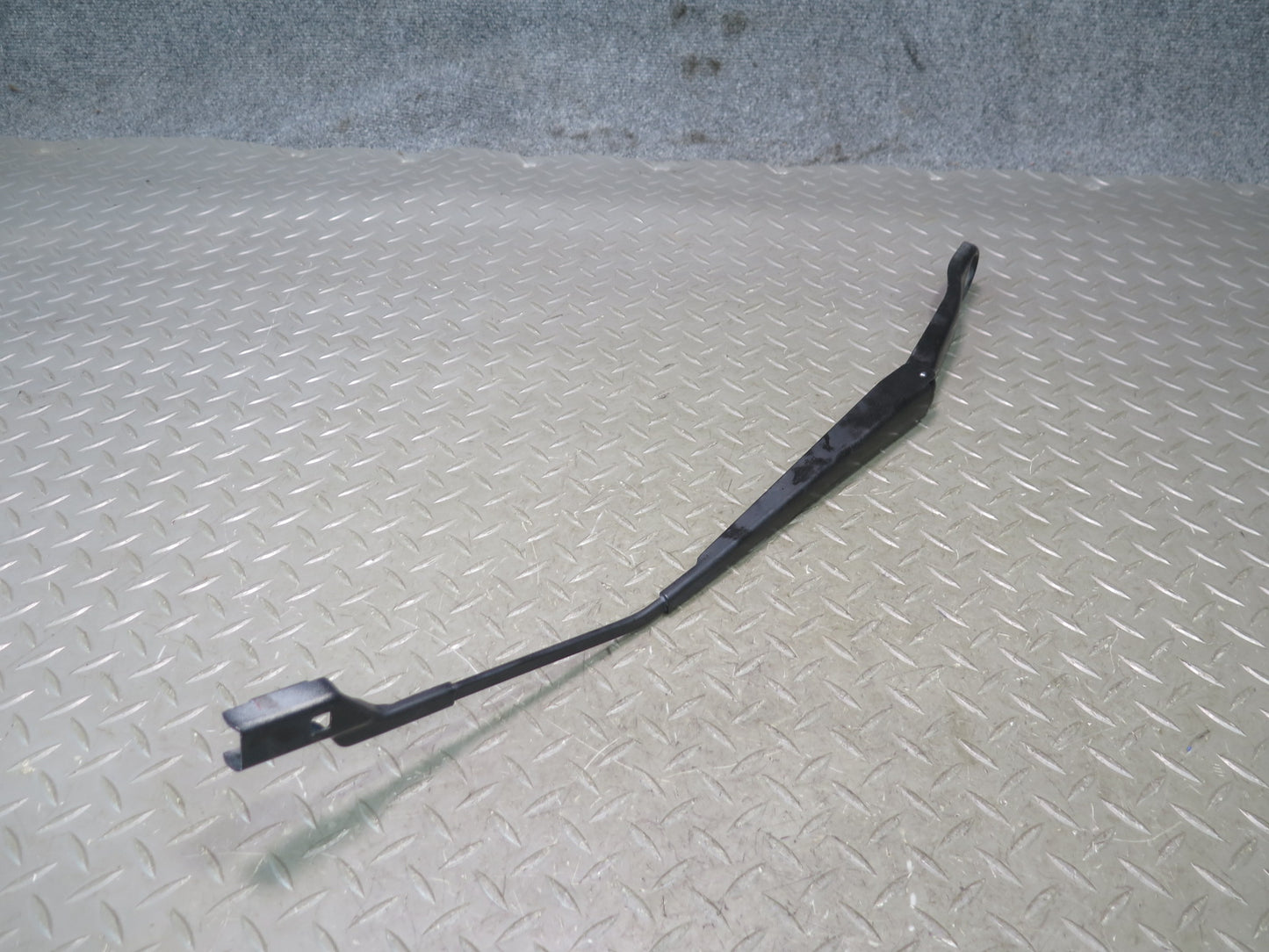 2012-2019 Range Rover Evoque L538 Front Left & Right Wiper Arm Set of 2