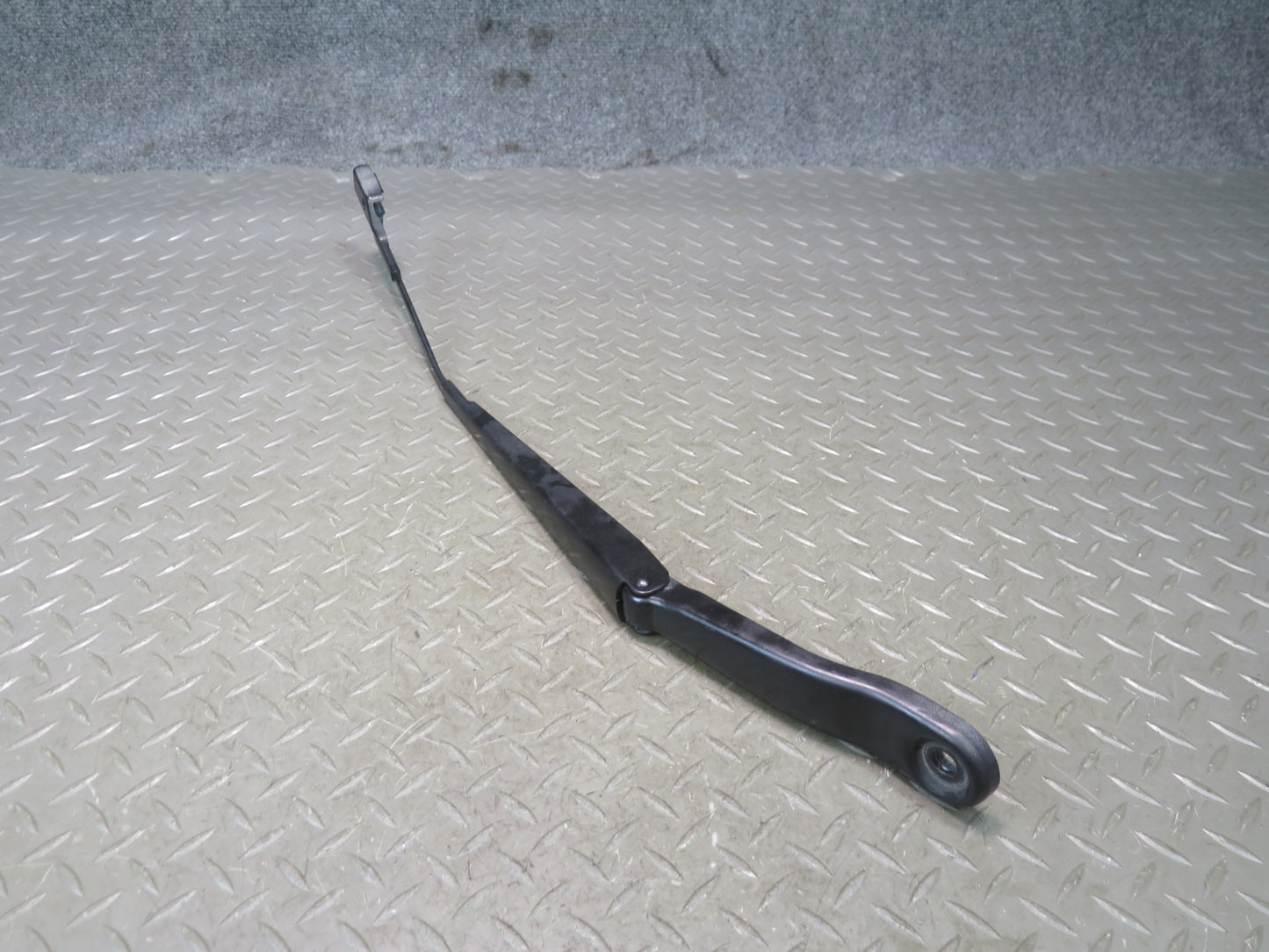 2012-2019 Range Rover Evoque L538 Front Left & Right Wiper Arm Set of 2
