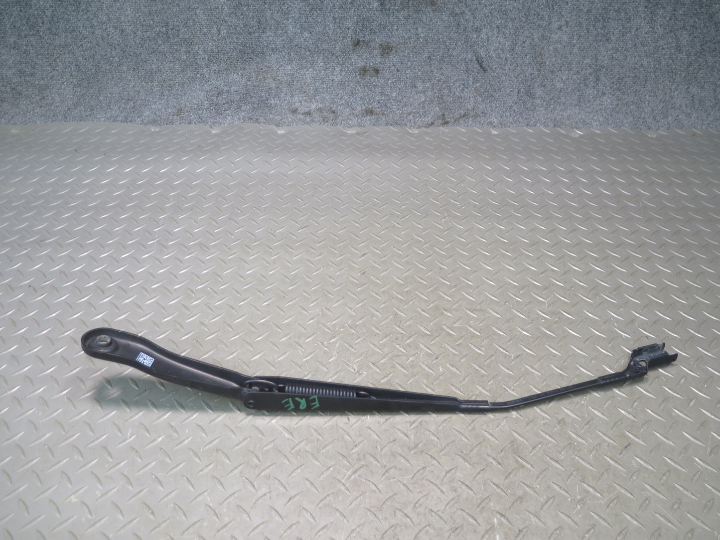 2012-2019 Range Rover Evoque L538 Front Left & Right Wiper Arm Set of 2