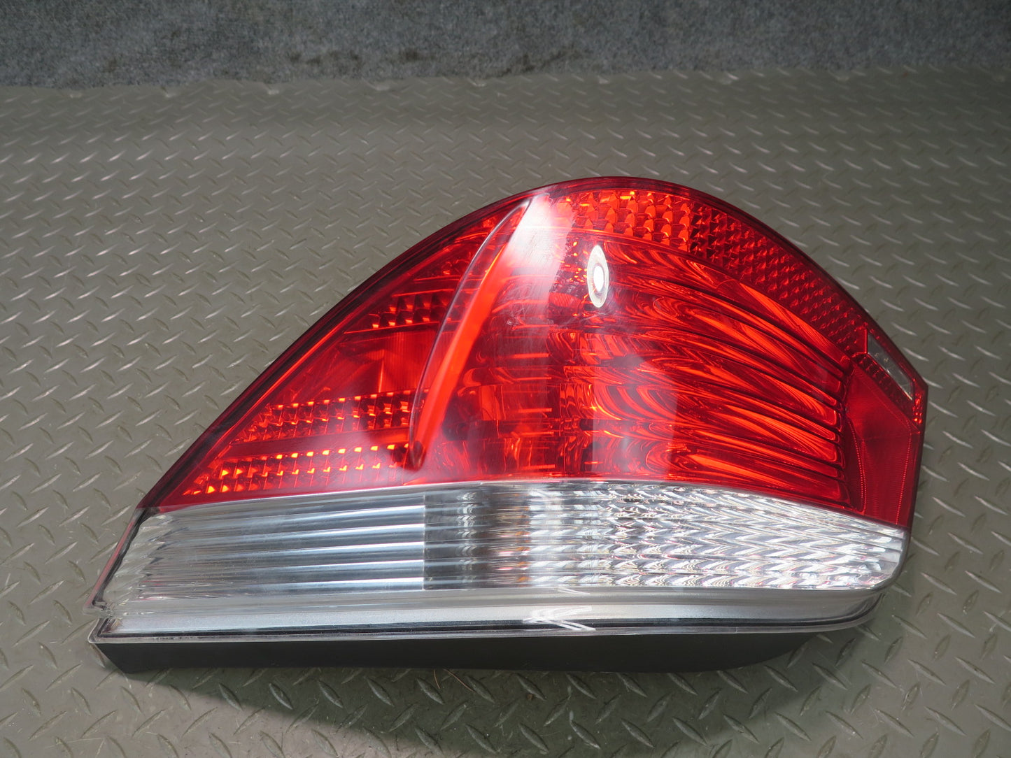 2004-2007 BMW E60 M5 535i Rear Left & Right Tail Light Lamp Set of 2