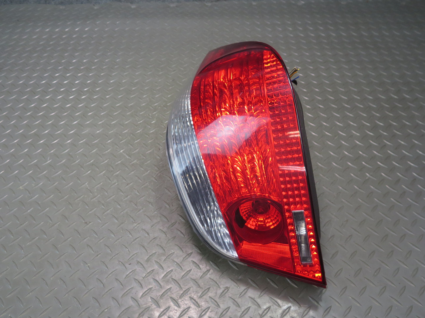 2004-2007 BMW E60 M5 535i Rear Left & Right Tail Light Lamp Set of 2