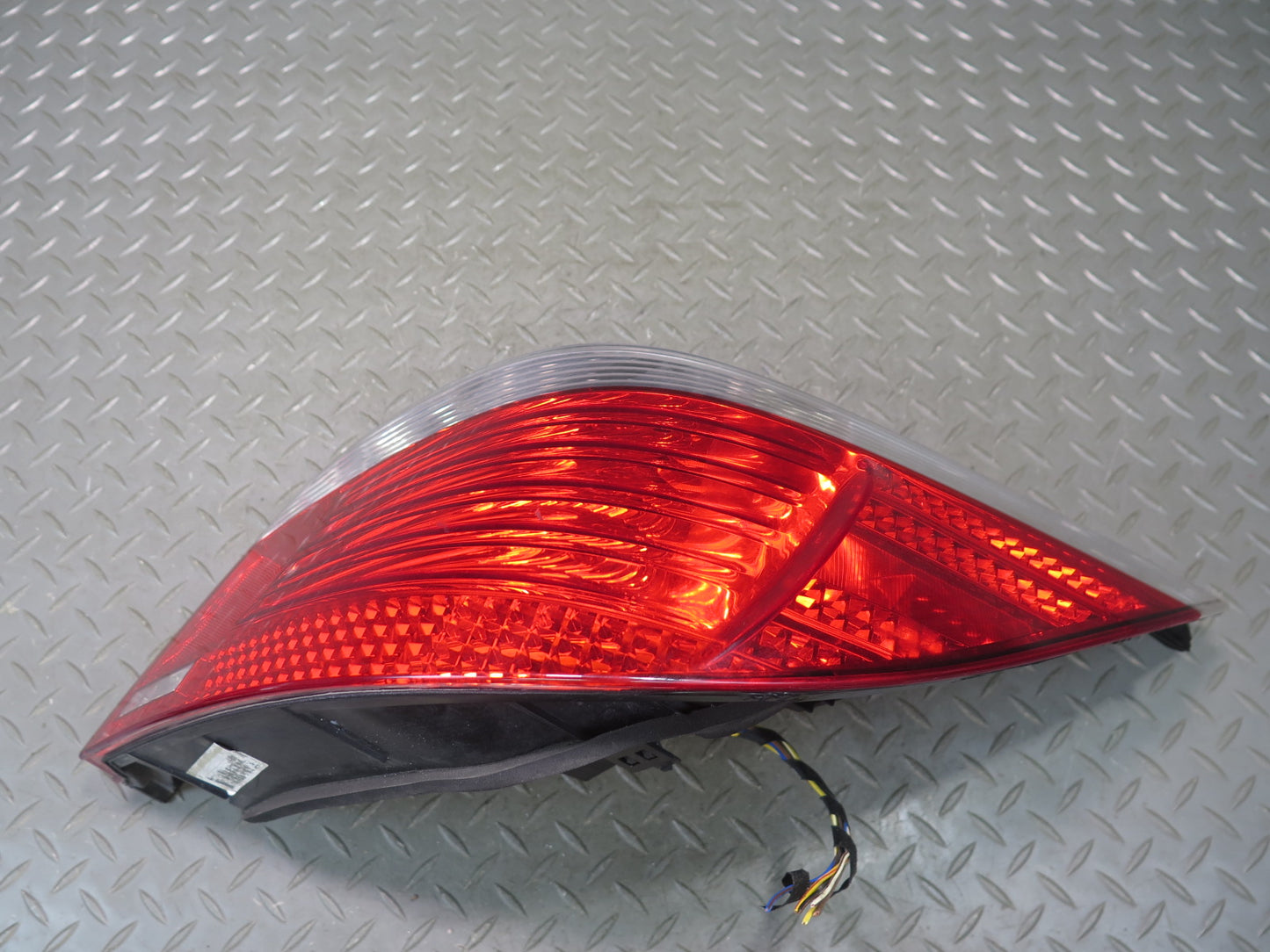 2004-2007 BMW E60 M5 535i Rear Left & Right Tail Light Lamp Set of 2