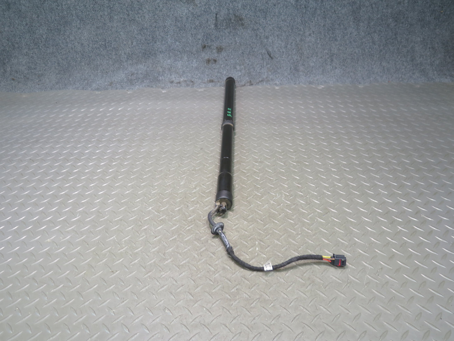 2012-2019 Range Rover Evoque L538 Rear Trunk Lid Shock Strut Support Set of 2