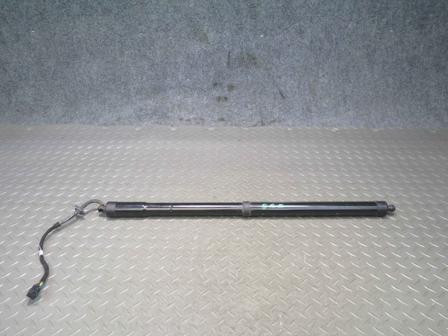 2012-2019 Range Rover Evoque L538 Rear Trunk Lid Shock Strut Support Set of 2