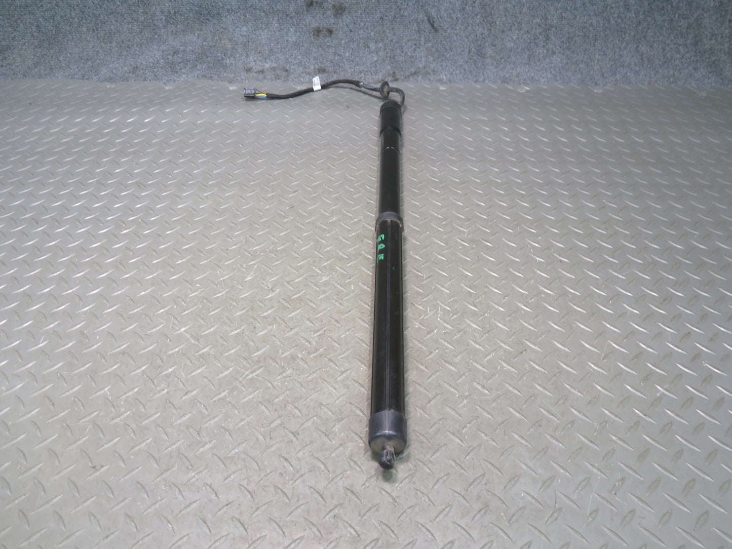 2012-2019 Range Rover Evoque L538 Rear Trunk Lid Shock Strut Support Set of 2