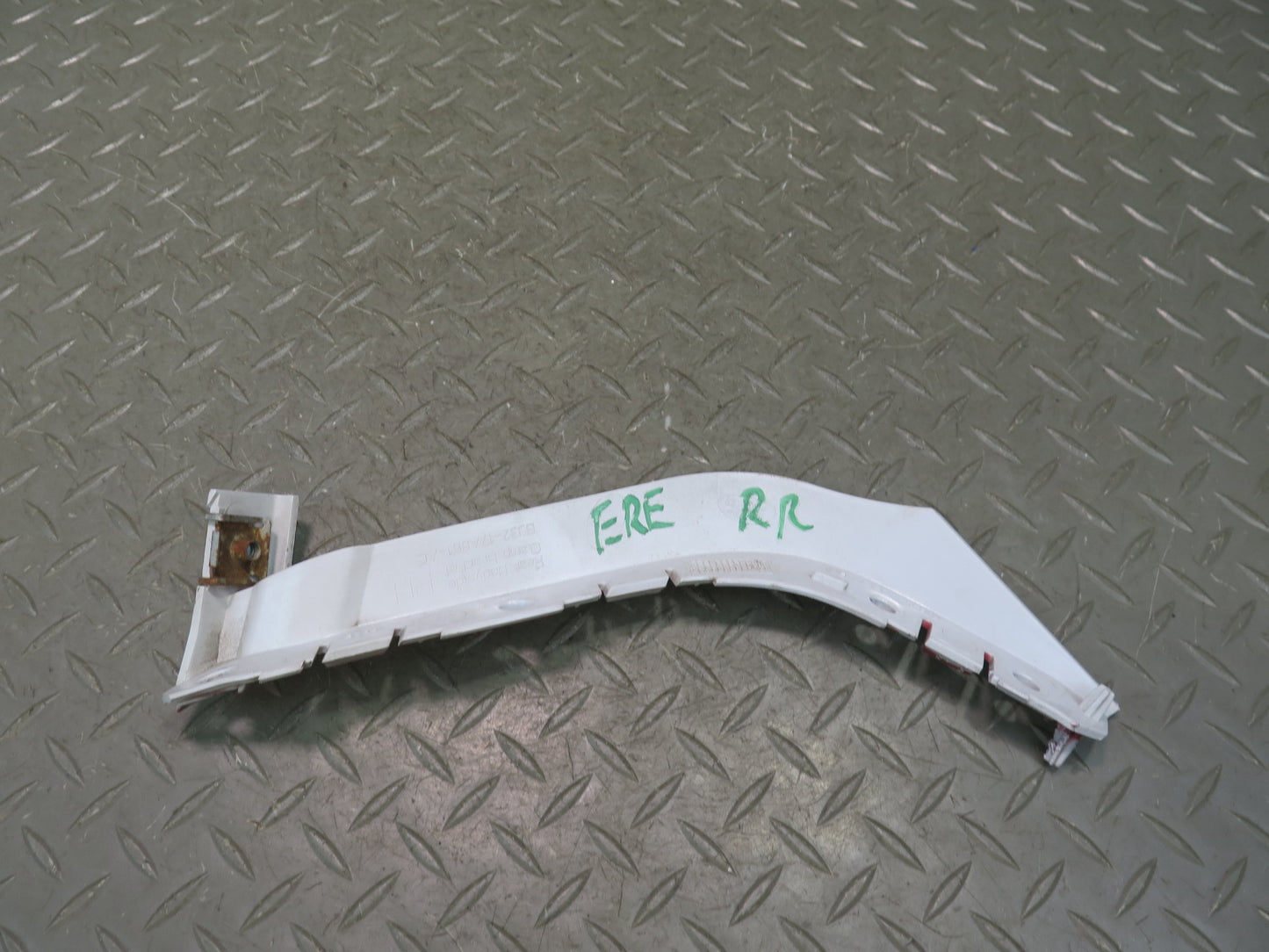 2012-2013 Range Rover Evoque L538 Rear Bumper Tail Light Bracket Support Set