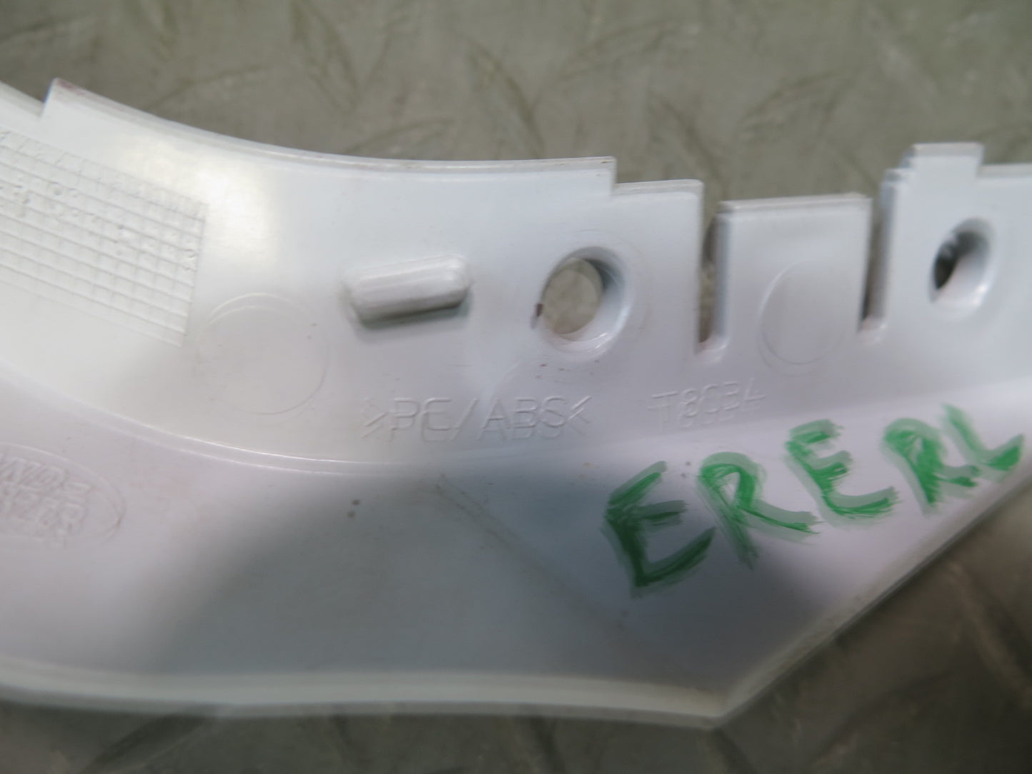 2012-2013 Range Rover Evoque L538 Rear Bumper Tail Light Bracket Support Set