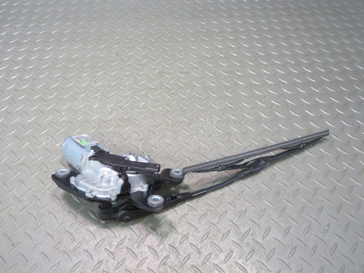 2012-2019 Range Rover Evoque L538 Rear Tailgate Wiper Motor w Arm