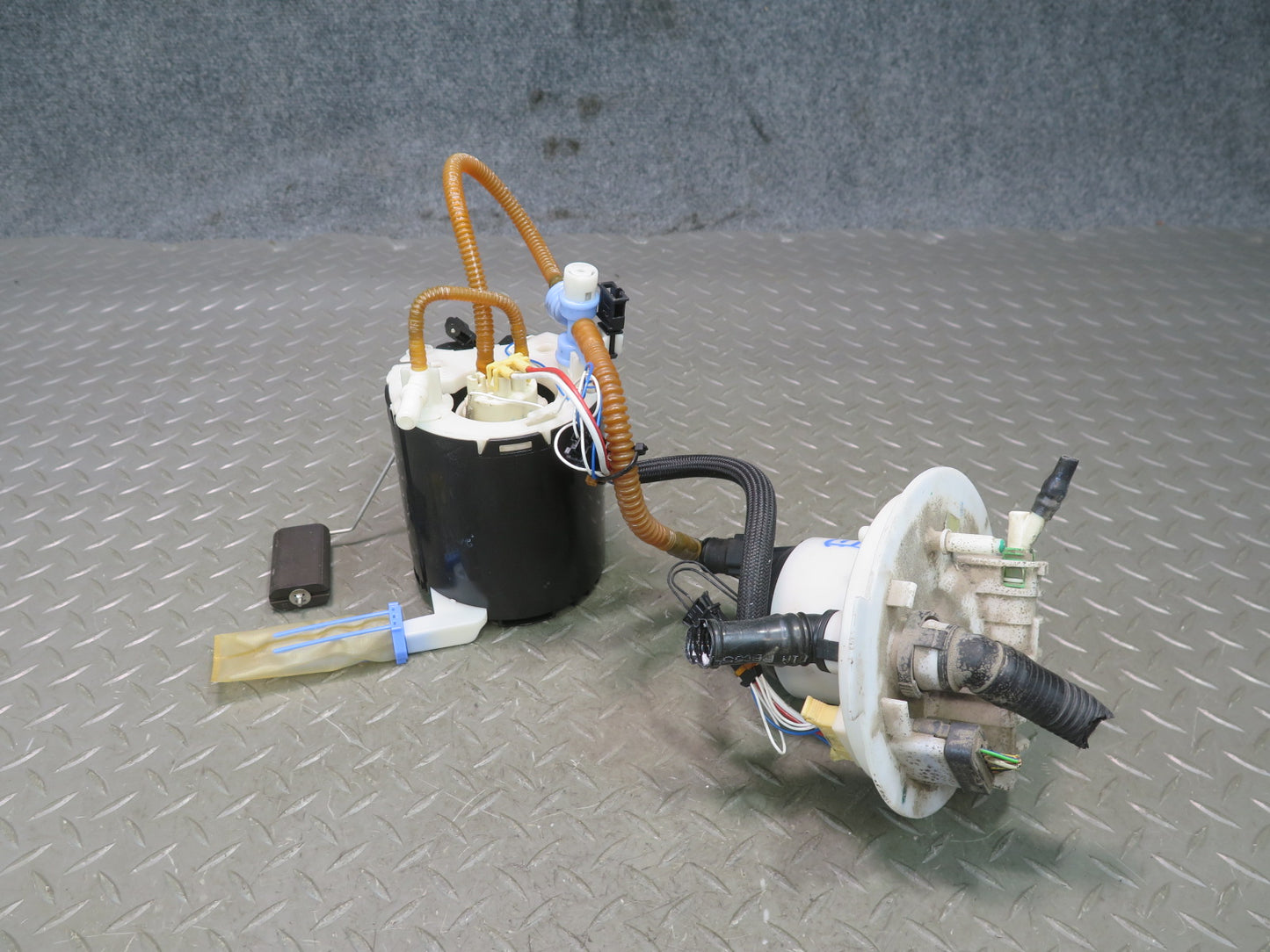 2012-2015 Range Rover Evoque L538 Fuel Pump Level Sensor Assembly