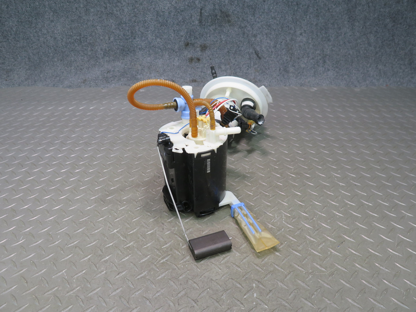 2012-2015 Range Rover Evoque L538 Fuel Pump Level Sensor Assembly