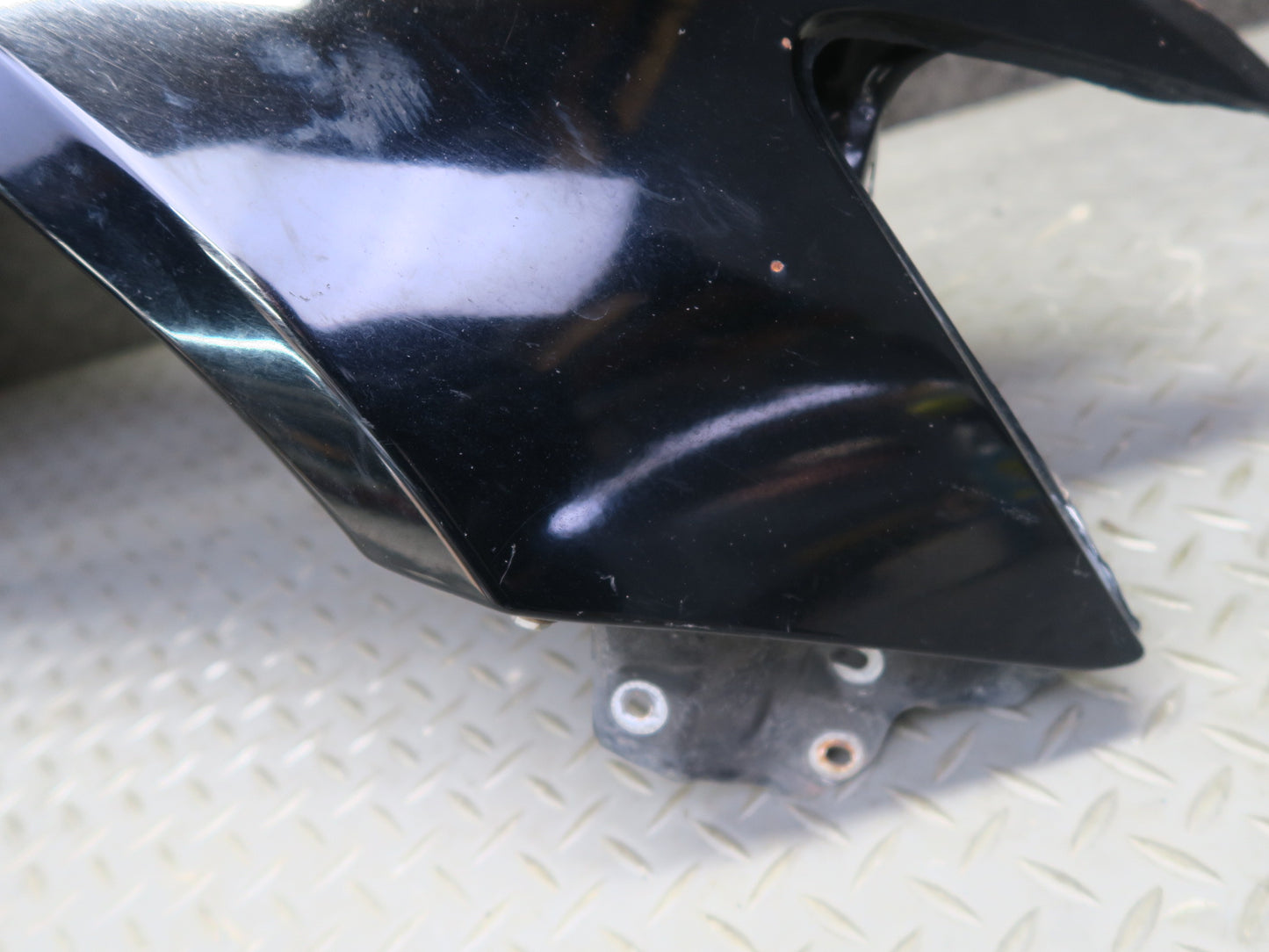 01-05 Lexus JCE10L IS300 Front Right Fender Shell Cover Panel Black OEM