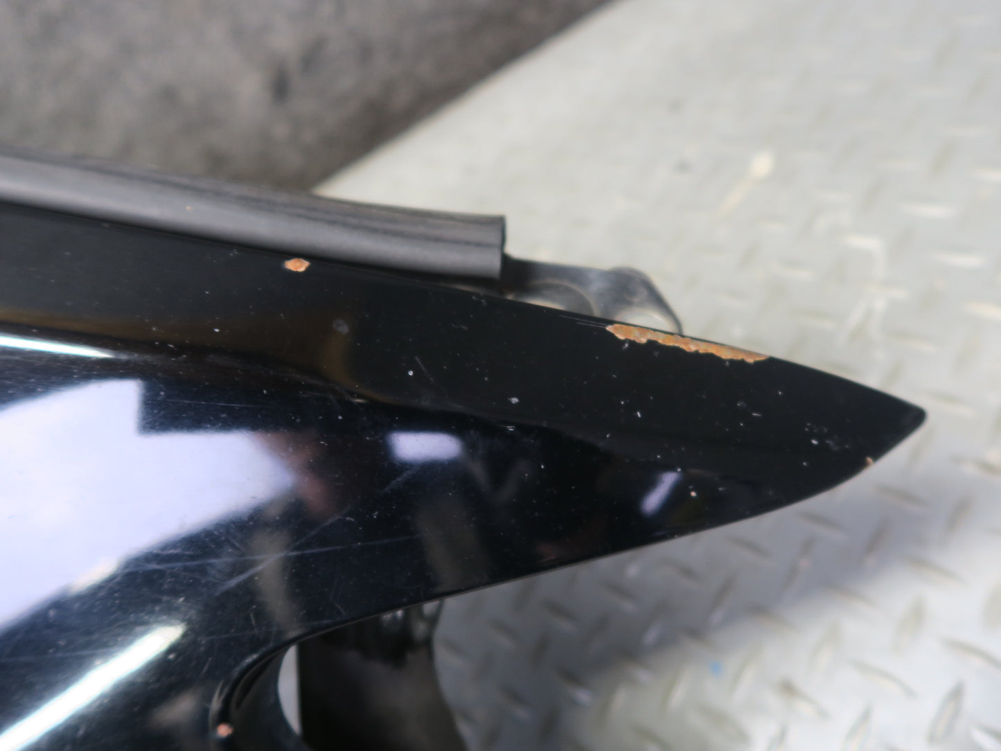 01-05 Lexus JCE10L IS300 Front Right Fender Shell Cover Panel Black OEM