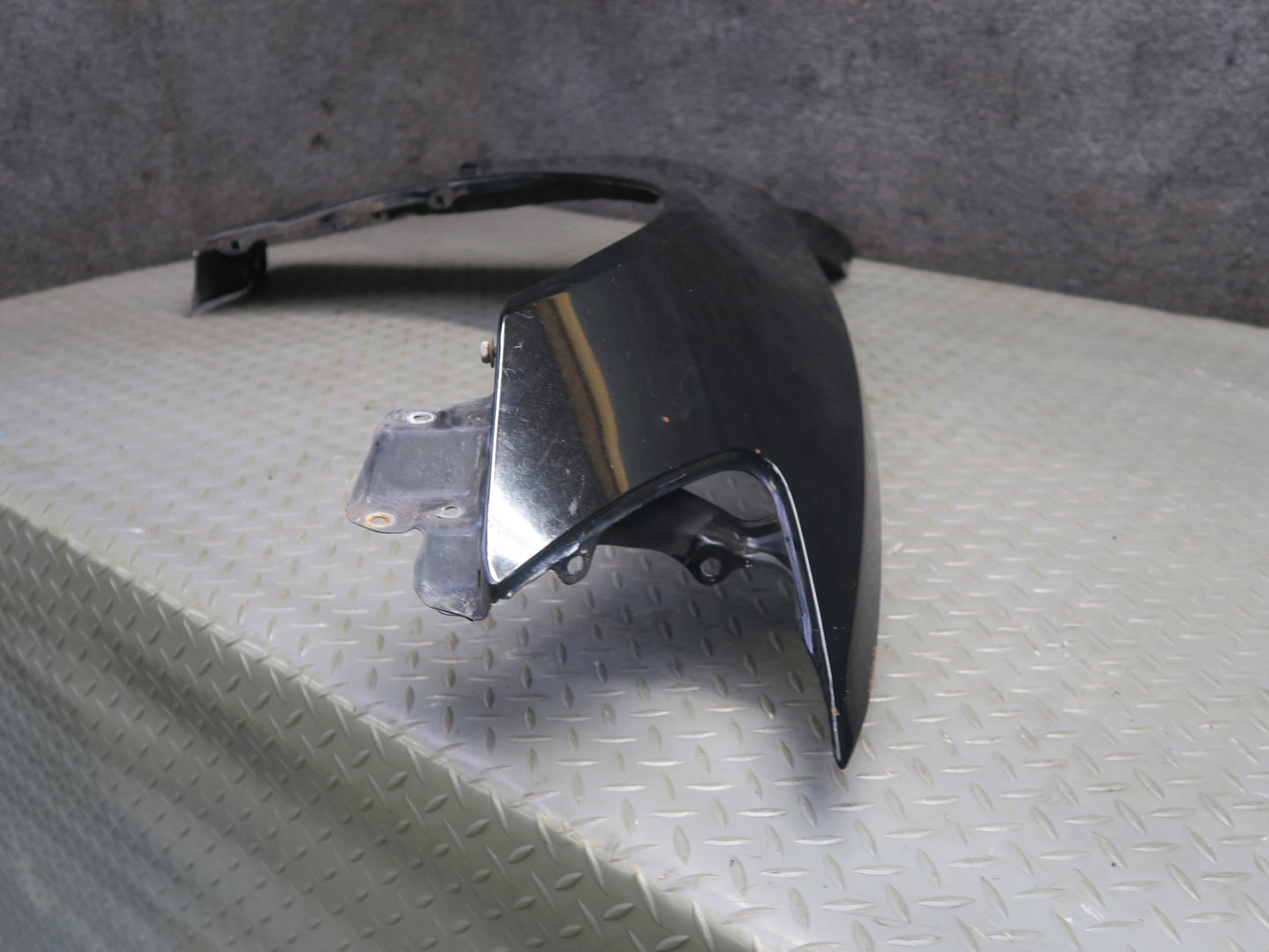 01-05 Lexus JCE10L IS300 Front Right Fender Shell Cover Panel Black OEM