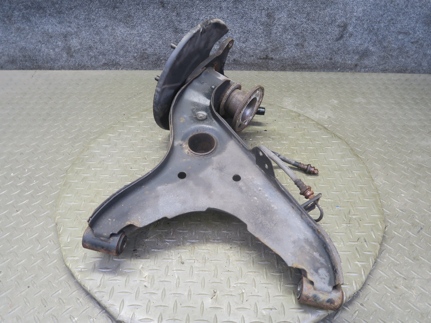 82-83 Datsun 280ZX S130 Turbo 2+0 Rear Left Trailing Arm Hub Spindle 80K OEM