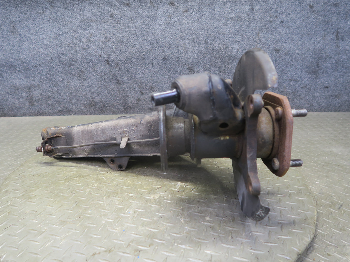 82-83 Datsun 280ZX S130 Turbo 2+0 Rear Right Trailing Arm Hub Spindle 80K OEM