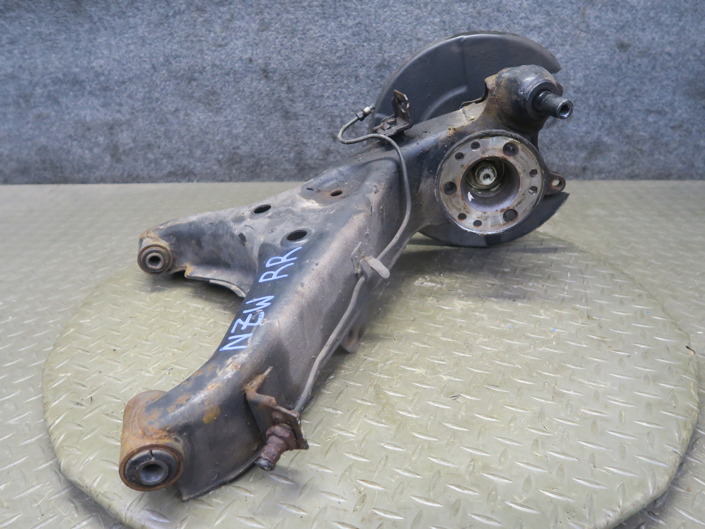 82-83 Datsun 280ZX S130 Turbo 2+0 Rear Right Trailing Arm Hub Spindle 80K OEM