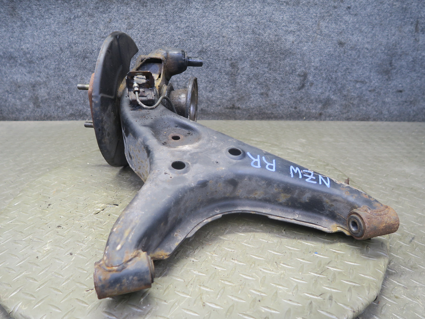 82-83 Datsun 280ZX S130 Turbo 2+0 Rear Right Trailing Arm Hub Spindle 80K OEM