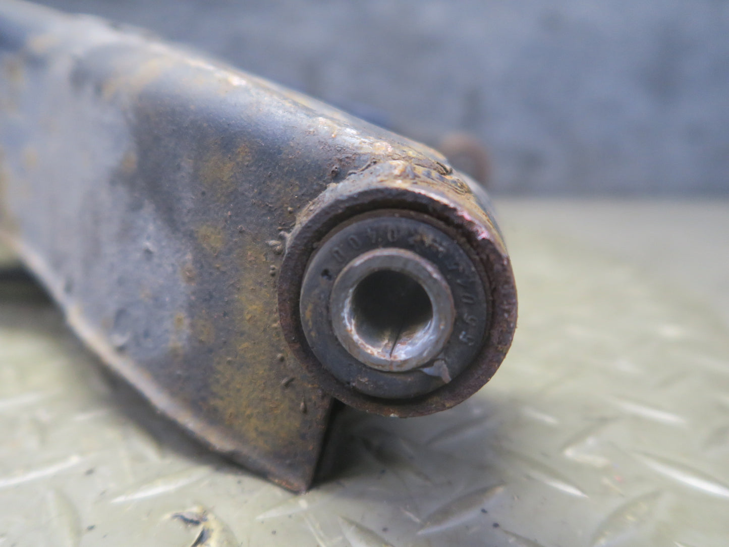 82-83 Datsun 280ZX S130 Turbo 2+0 Rear Right Trailing Arm Hub Spindle 80K OEM