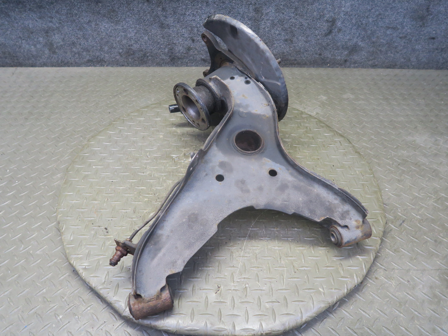 82-83 Datsun 280ZX S130 Turbo 2+0 Rear Right Trailing Arm Hub Spindle 80K OEM
