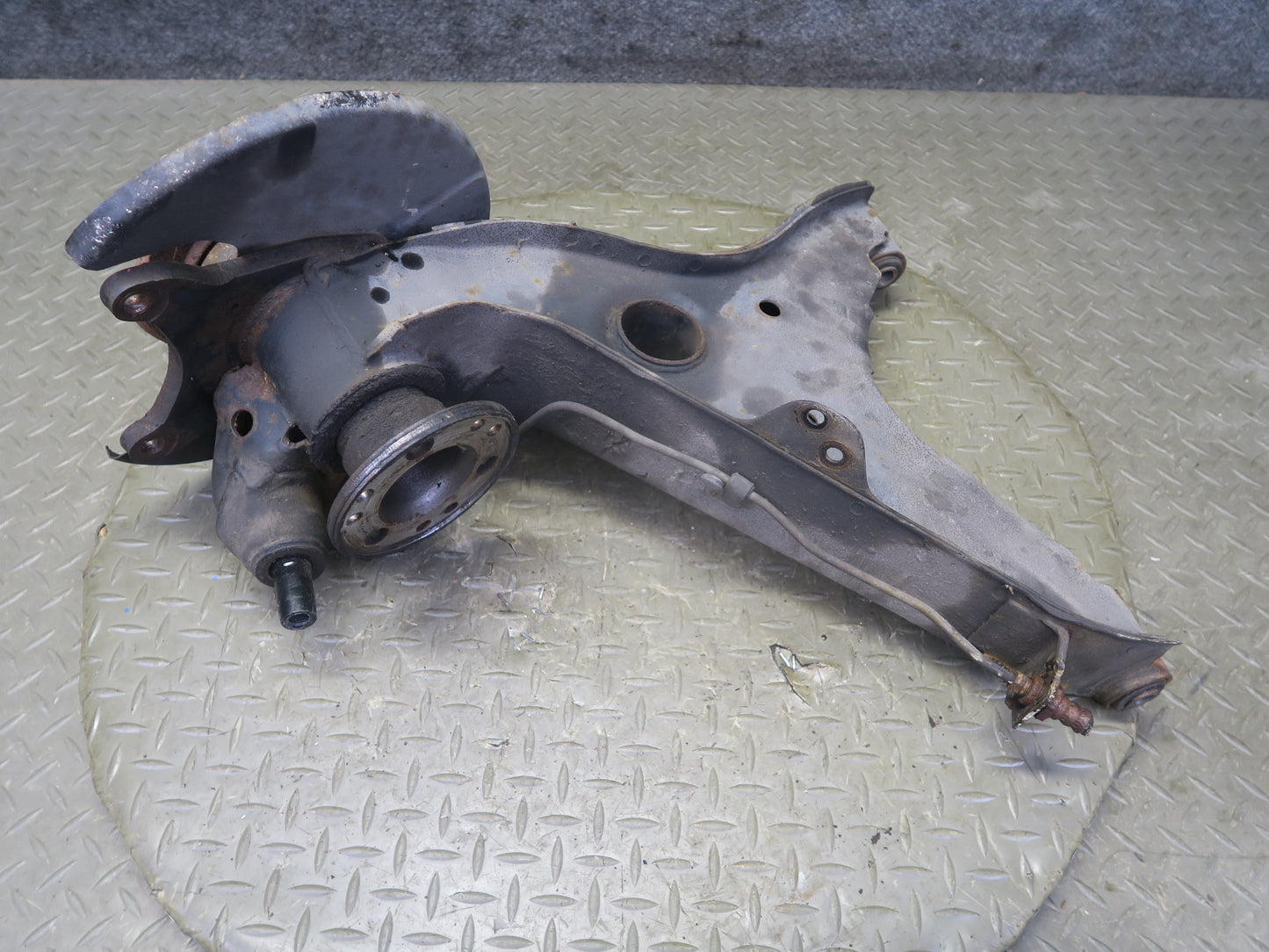 82-83 Datsun 280ZX S130 Turbo 2+0 Rear Right Trailing Arm Hub Spindle 80K OEM