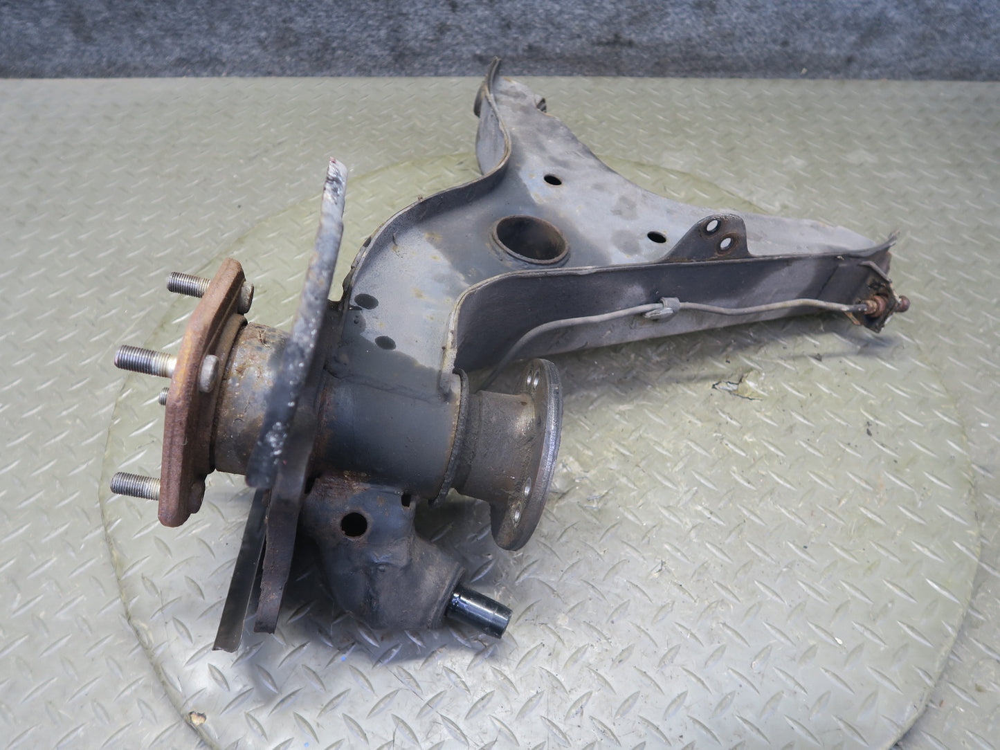 82-83 Datsun 280ZX S130 Turbo 2+0 Rear Right Trailing Arm Hub Spindle 80K OEM