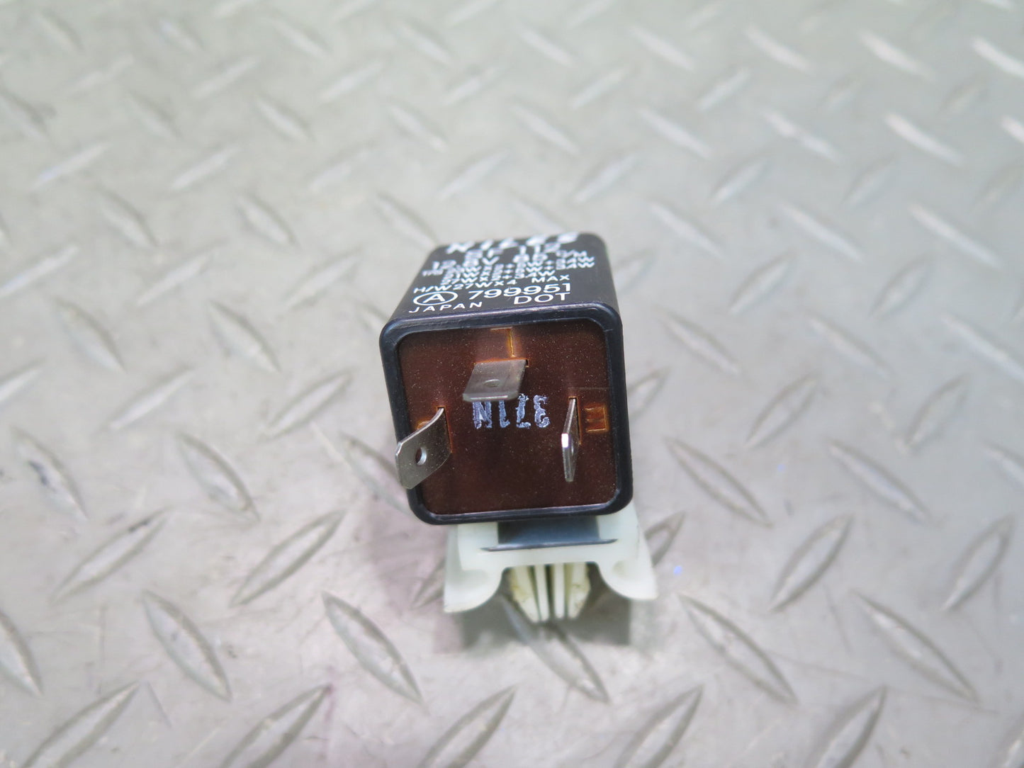 79-83 Datsun 280ZX S130 Turn Signal Flasher Relay OEM