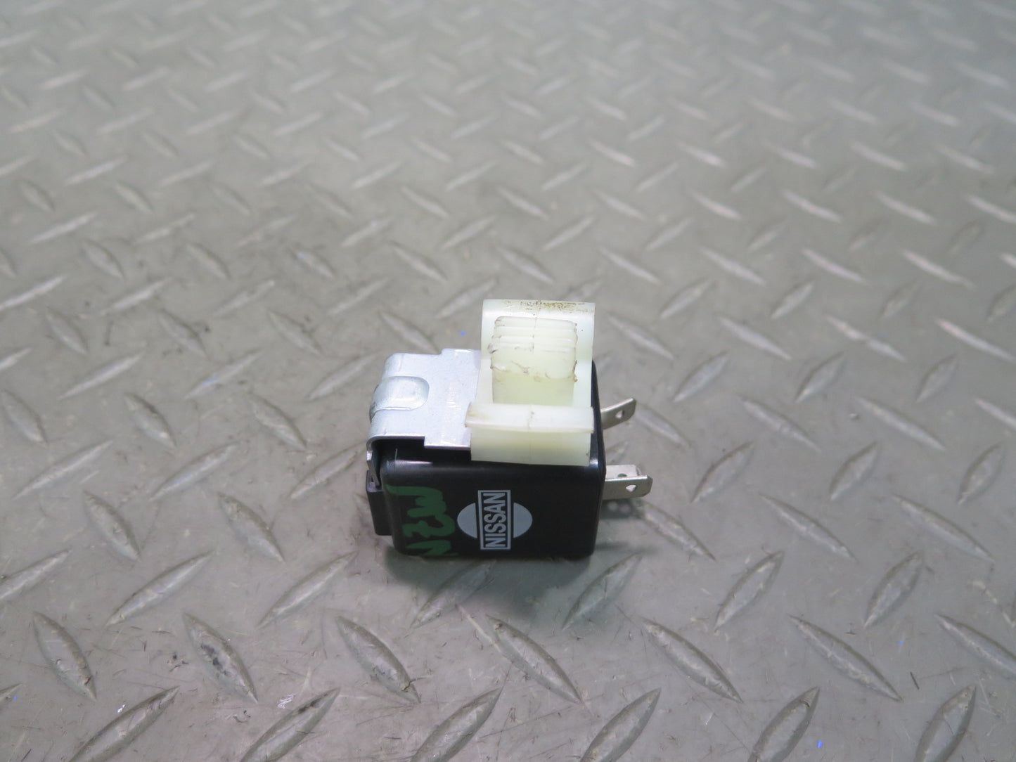 79-83 Datsun 280ZX S130 Turn Signal Flasher Relay OEM