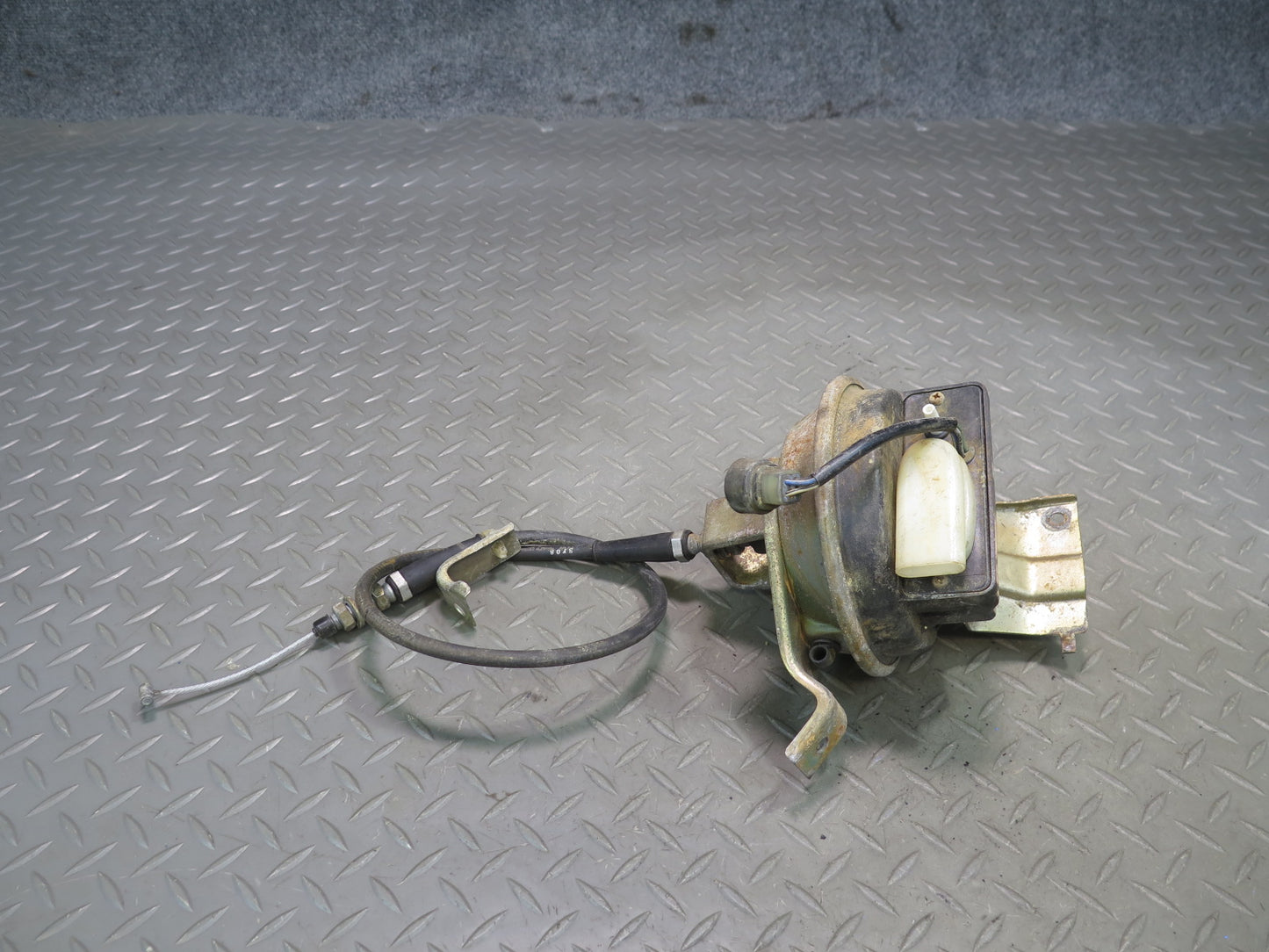 1983 Datsun 280ZX S130 Turbo Cruise Control Servo w Cable Assembly OEM