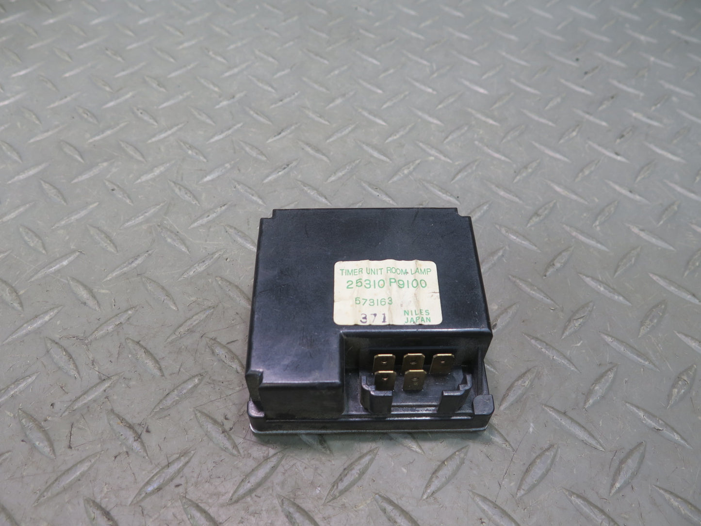 81-83 Datsun Nissan 280ZX S130 Timer Unit Room Lamp 25310-P9100 OEM