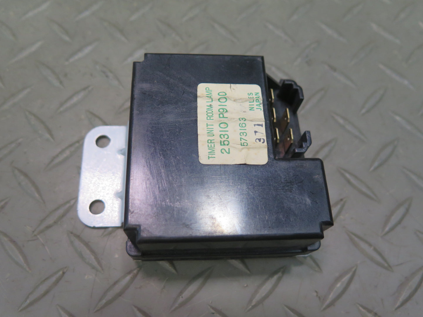 81-83 Datsun Nissan 280ZX S130 Timer Unit Room Lamp 25310-P9100 OEM
