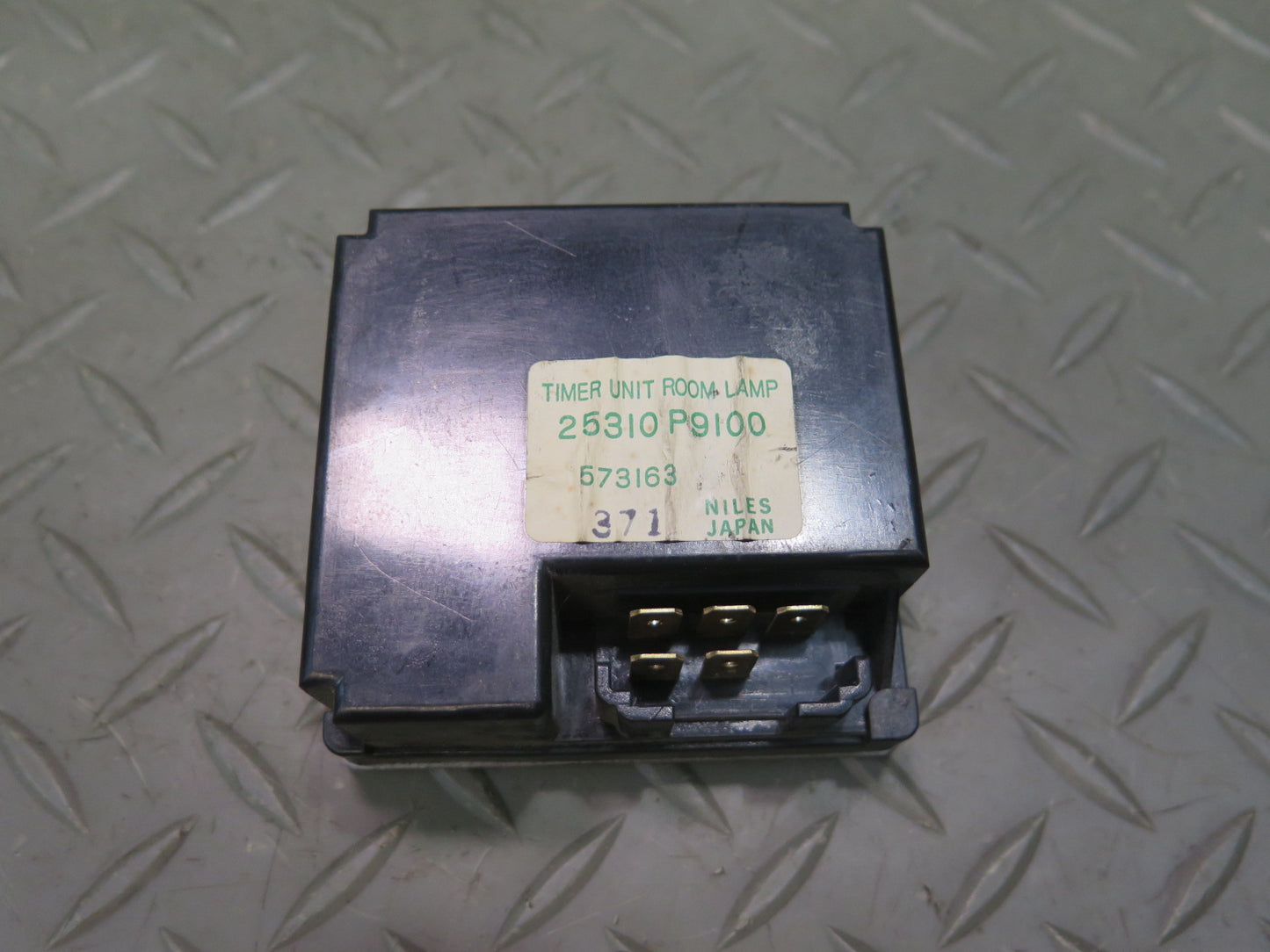 81-83 Datsun Nissan 280ZX S130 Timer Unit Room Lamp 25310-P9100 OEM